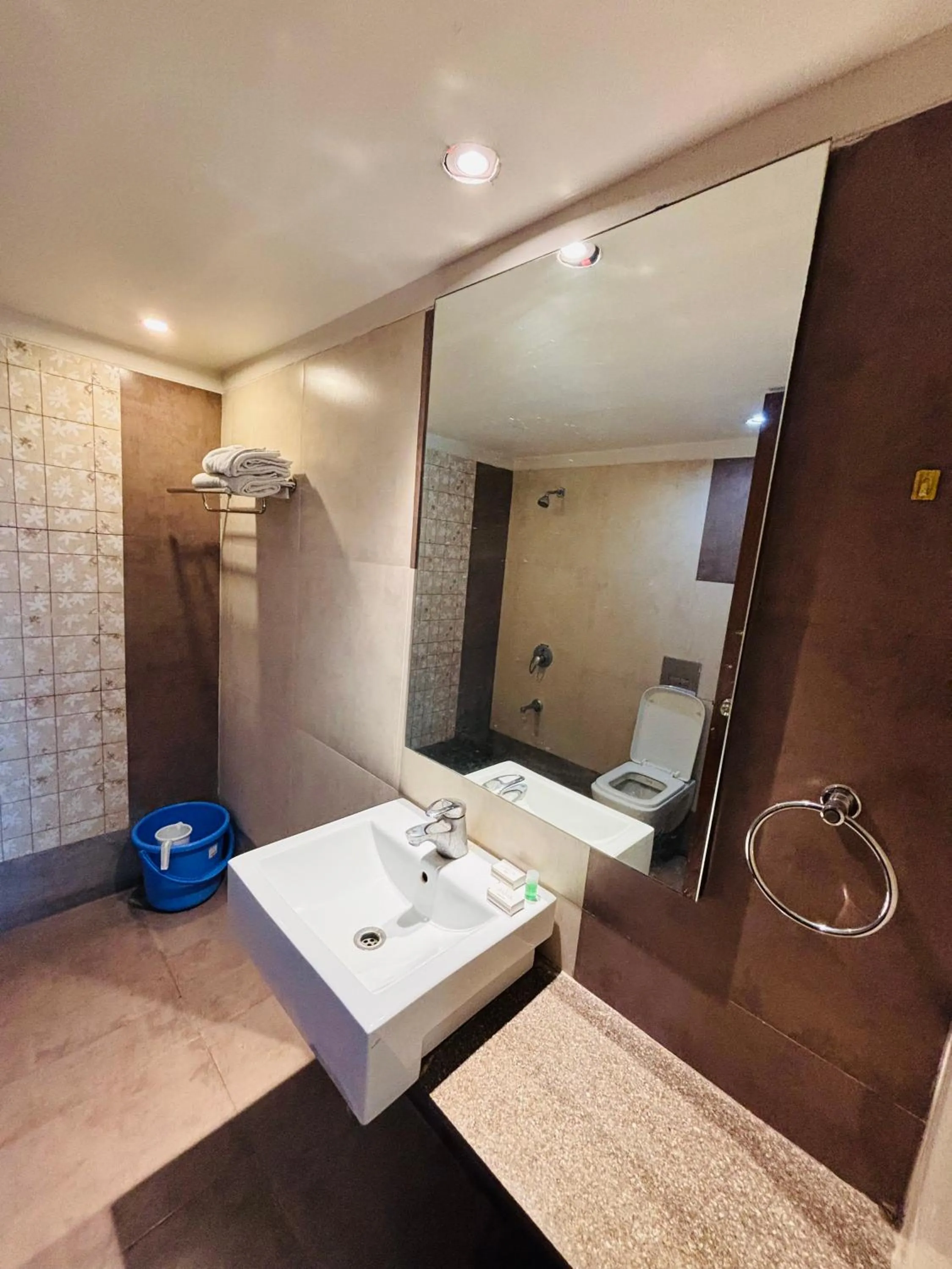 Bathroom in Hotel Kanan