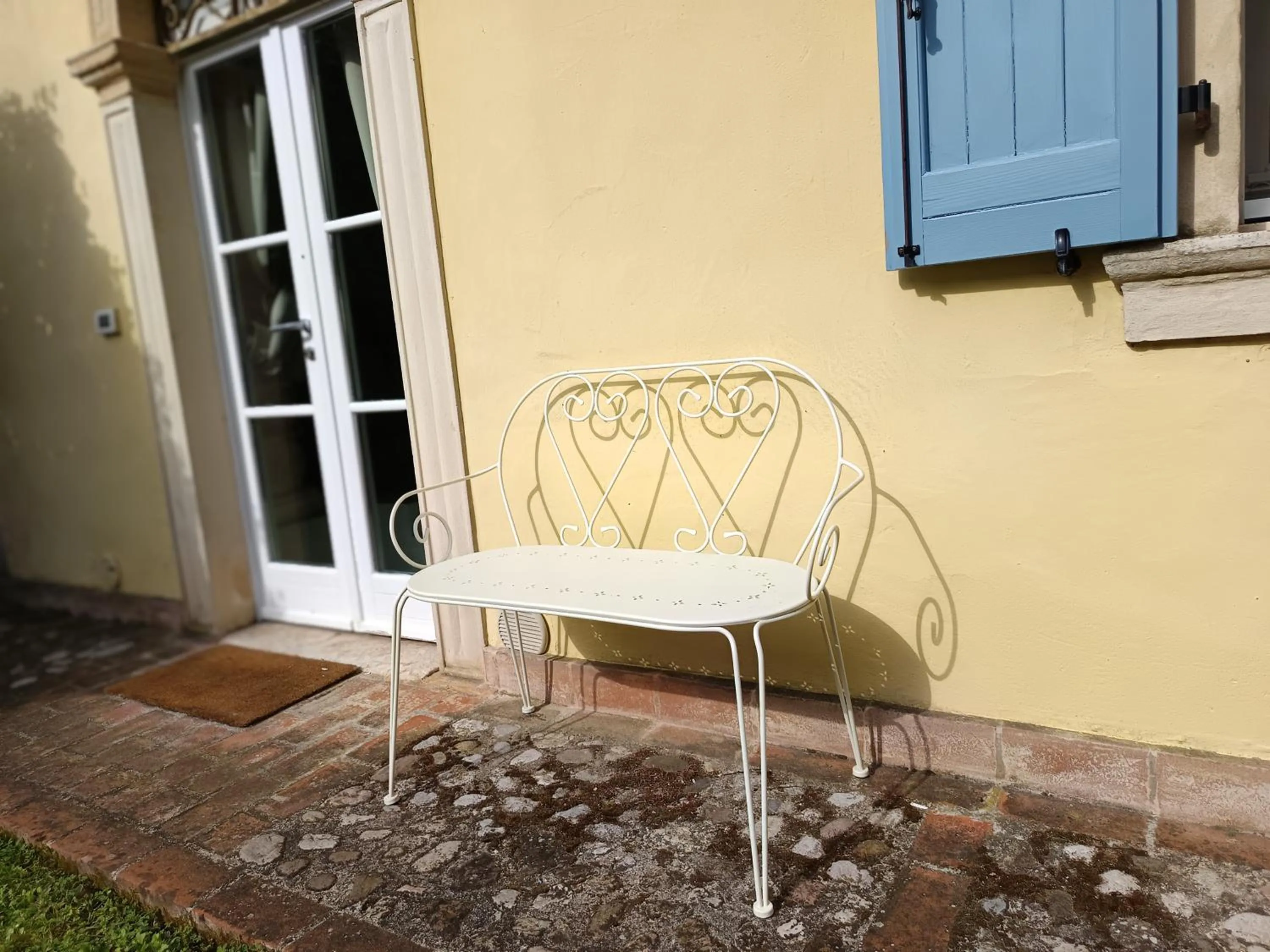 Facade/entrance in La Piana