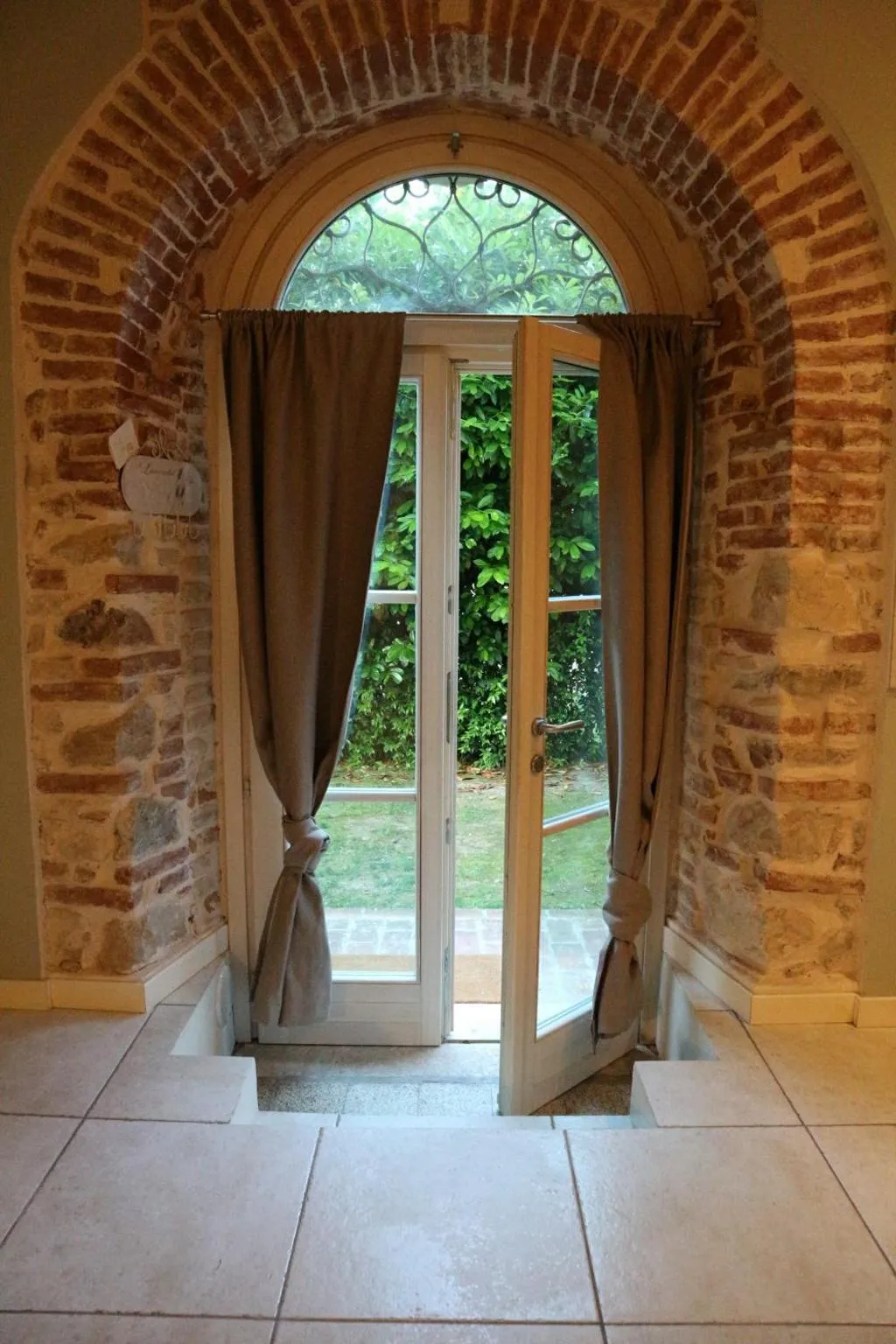 Facade/entrance in La Piana