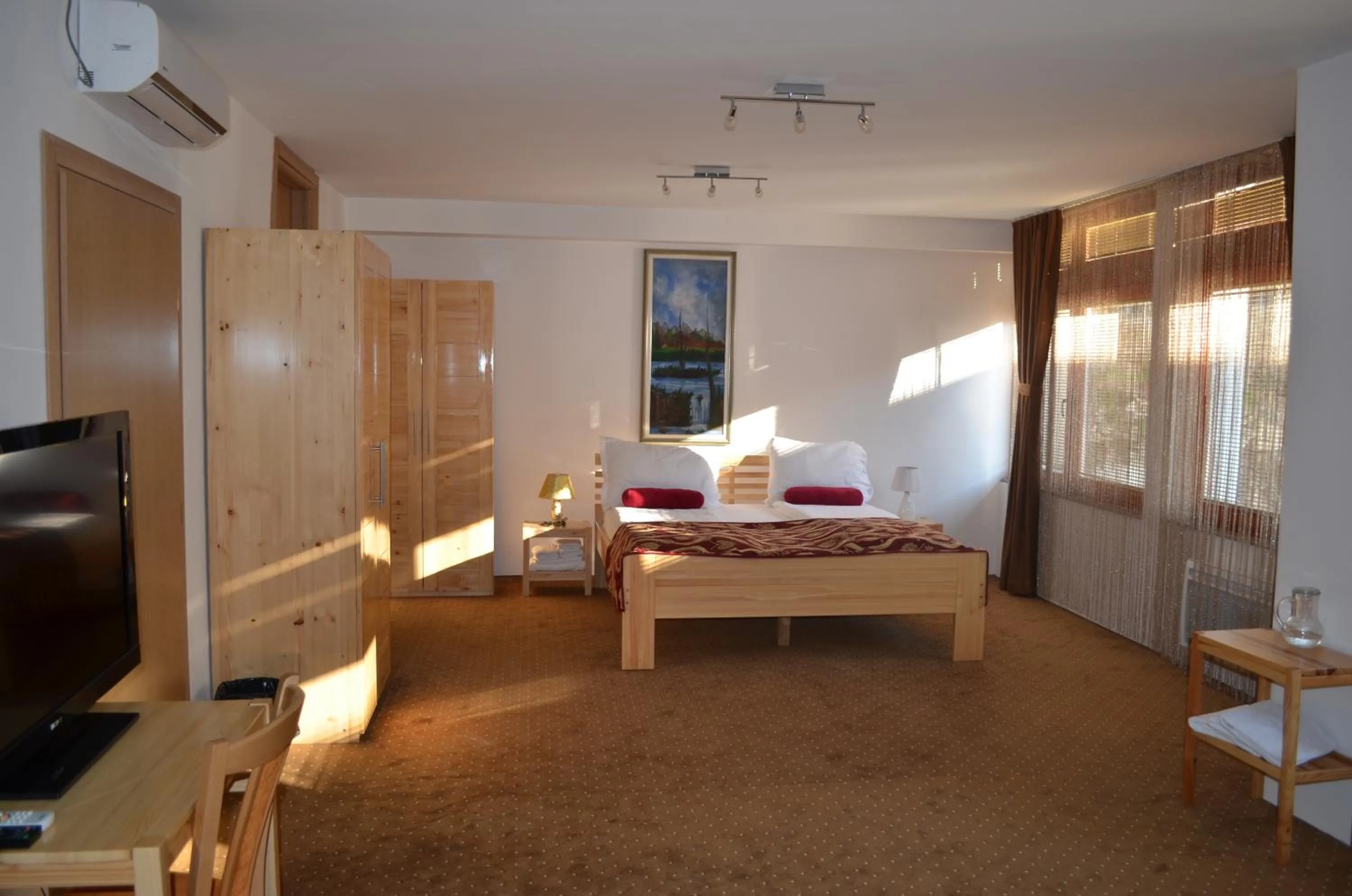 Photo of the whole room, Bed in B&B Berr
