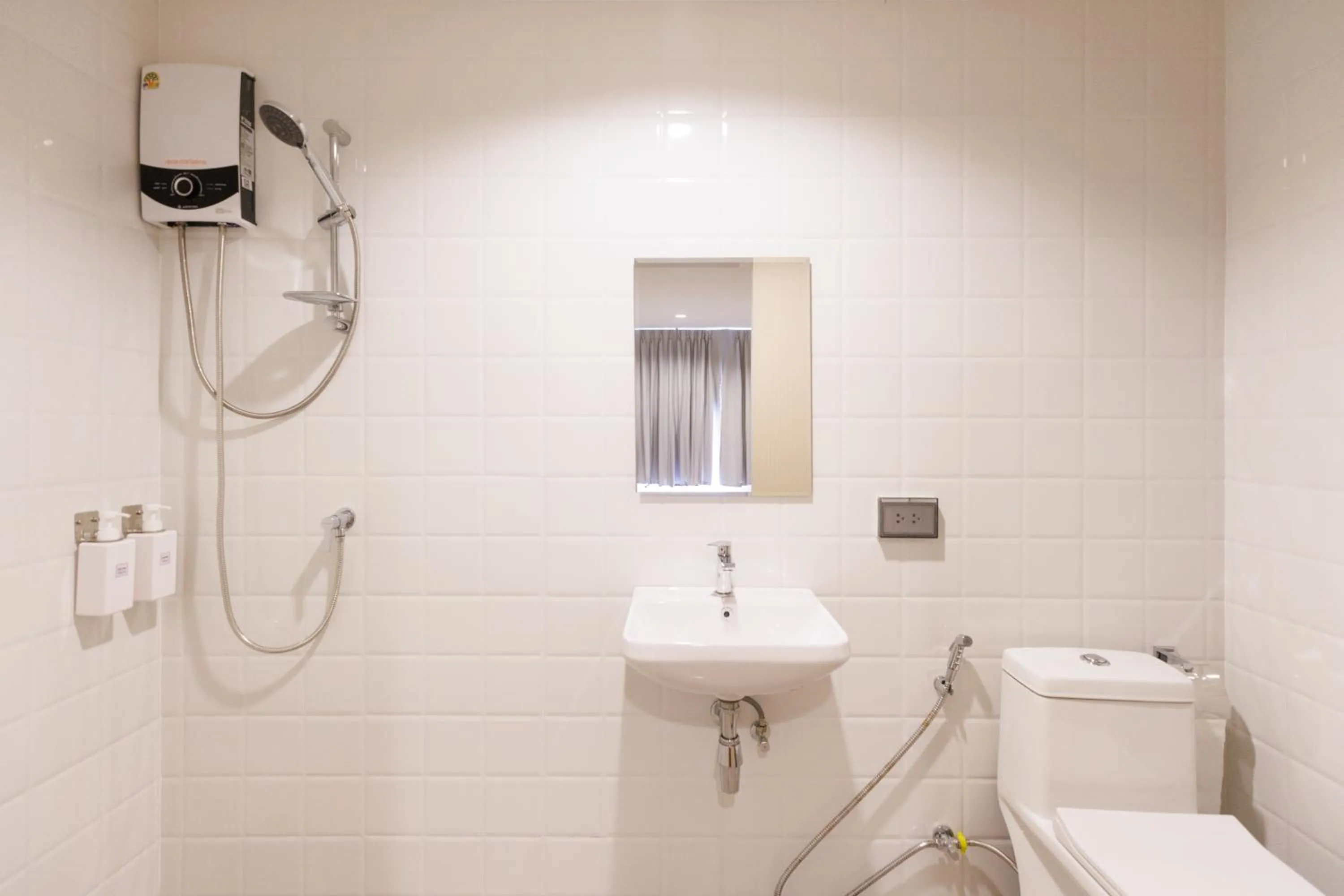 Toilet in Takka Hotel - Bearing