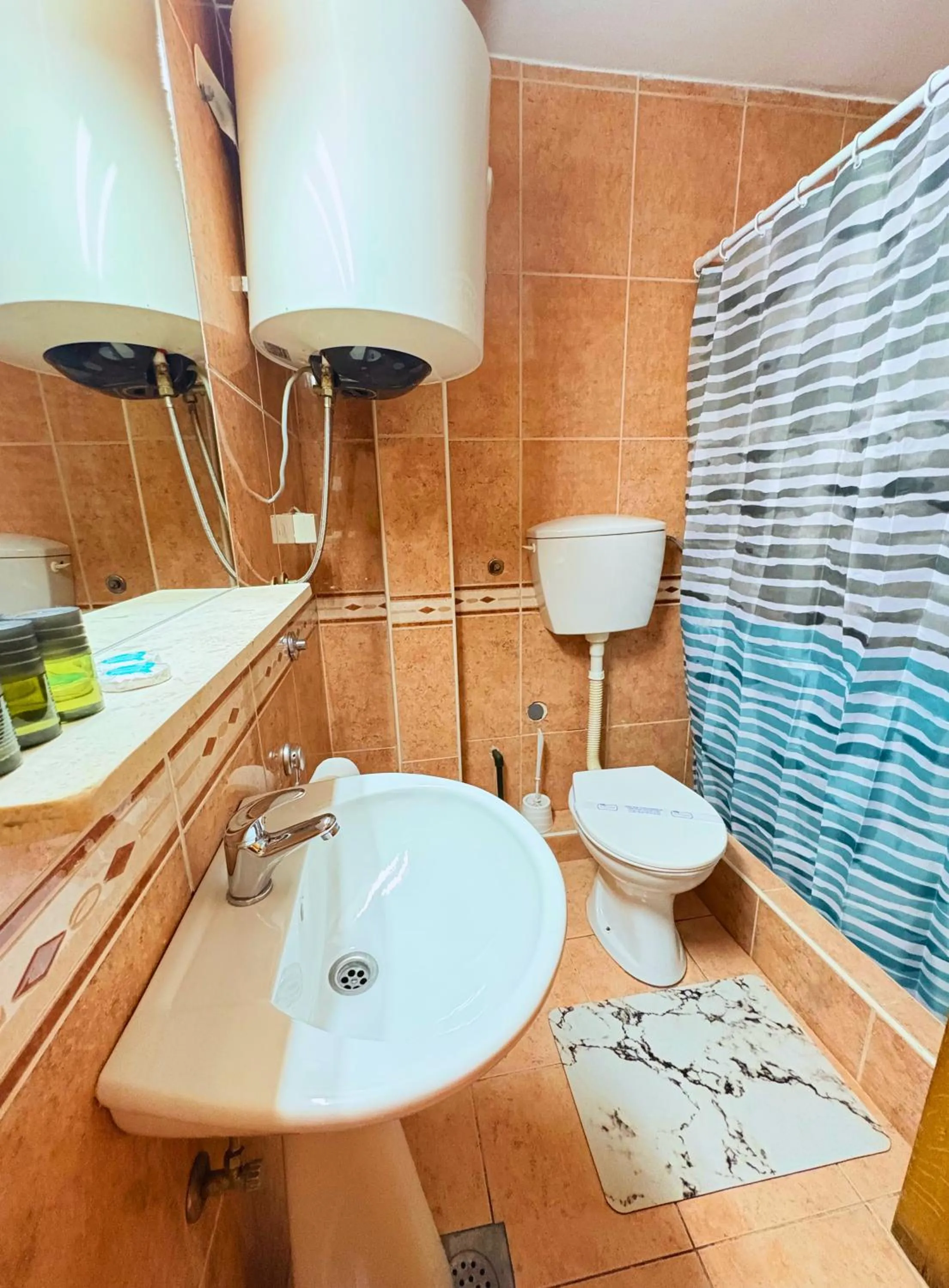 Bathroom in Central Hotel & Restaurant