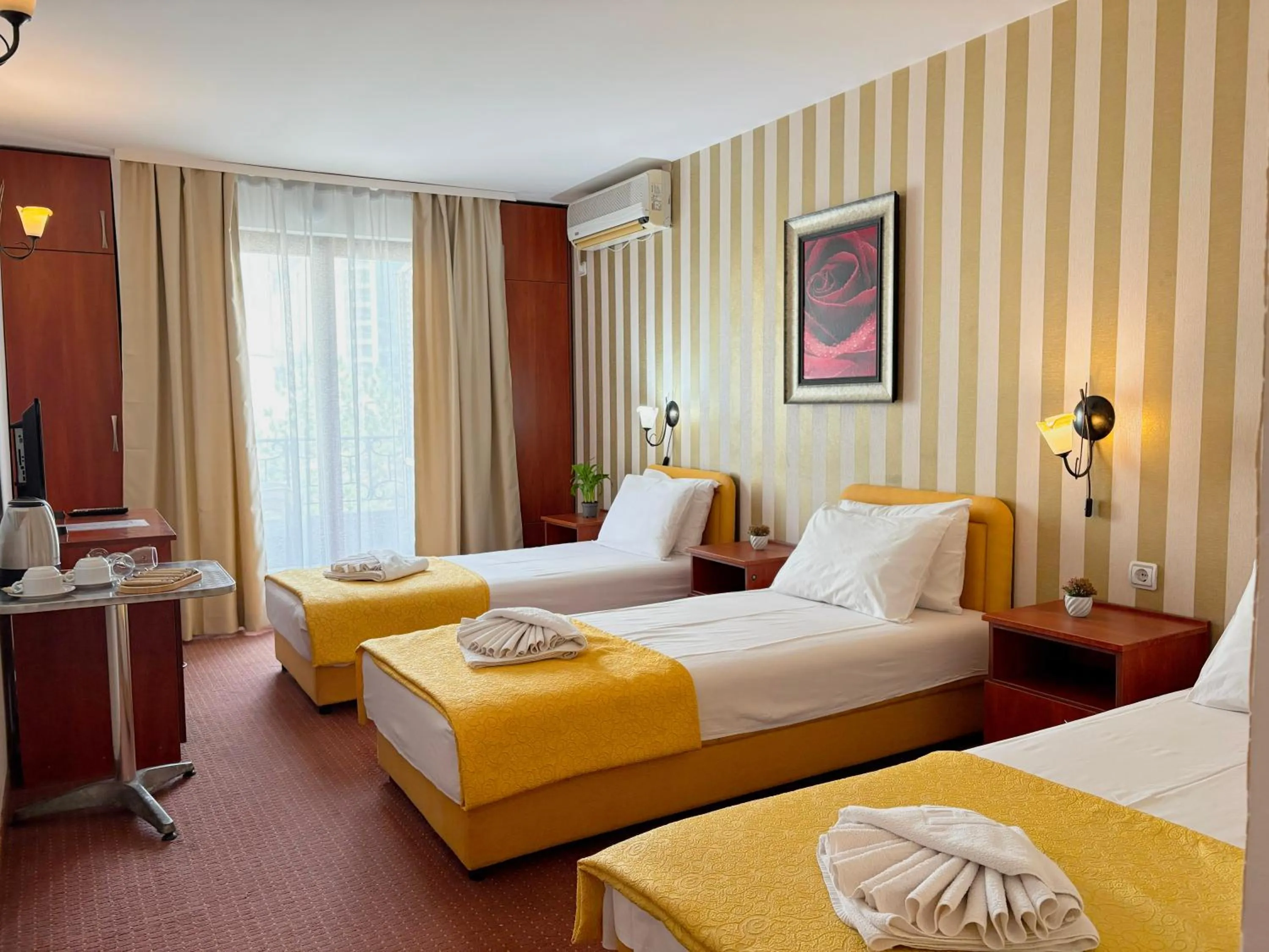 Bedroom, Bed in Central Hotel & Restaurant