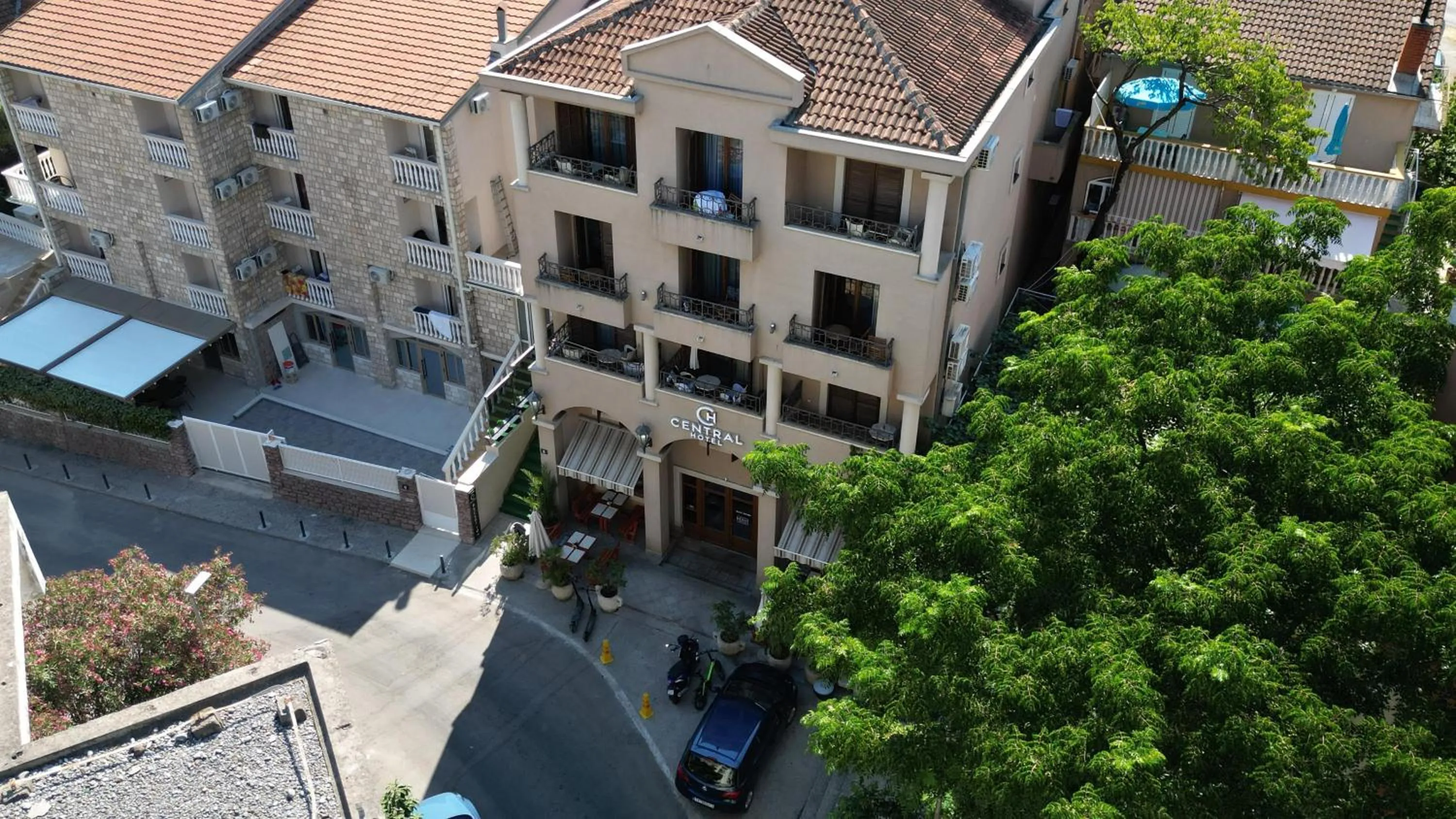 Property building in Central Hotel & Restaurant