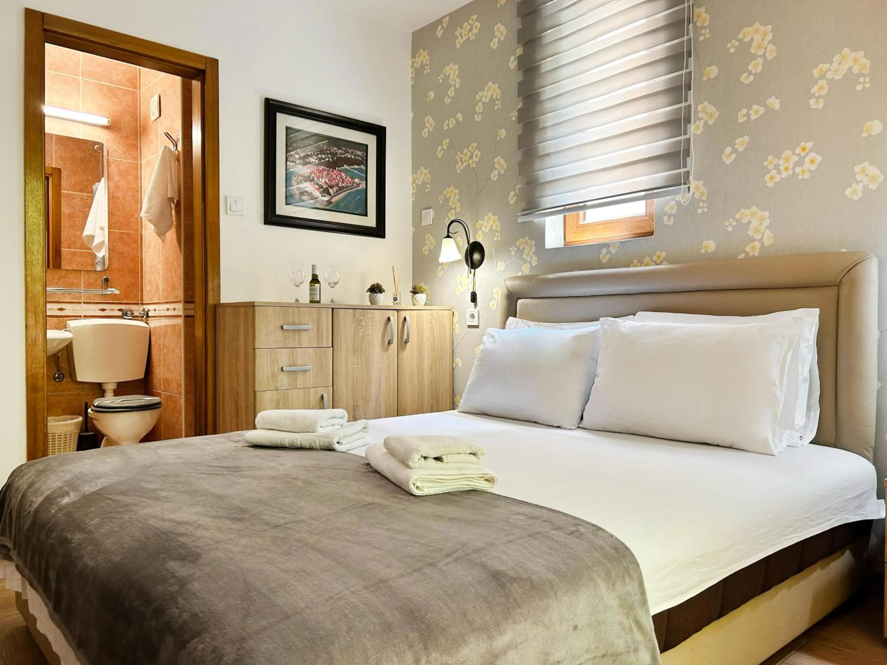 Bed in Central Hotel & Restaurant