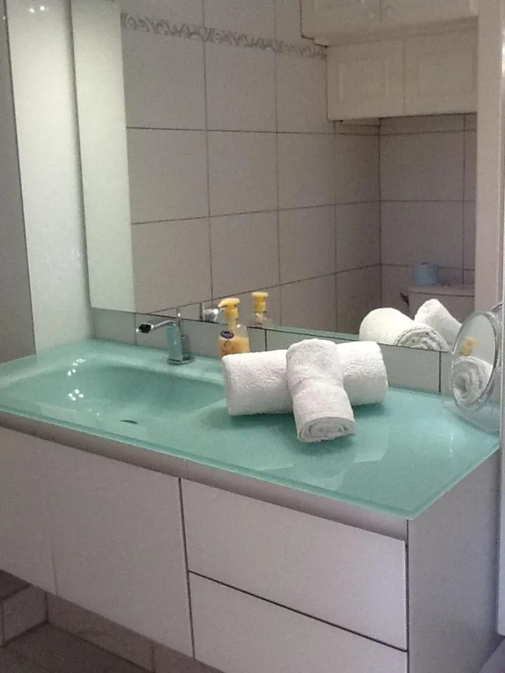 Bathroom in Studio 23 Orient Bay