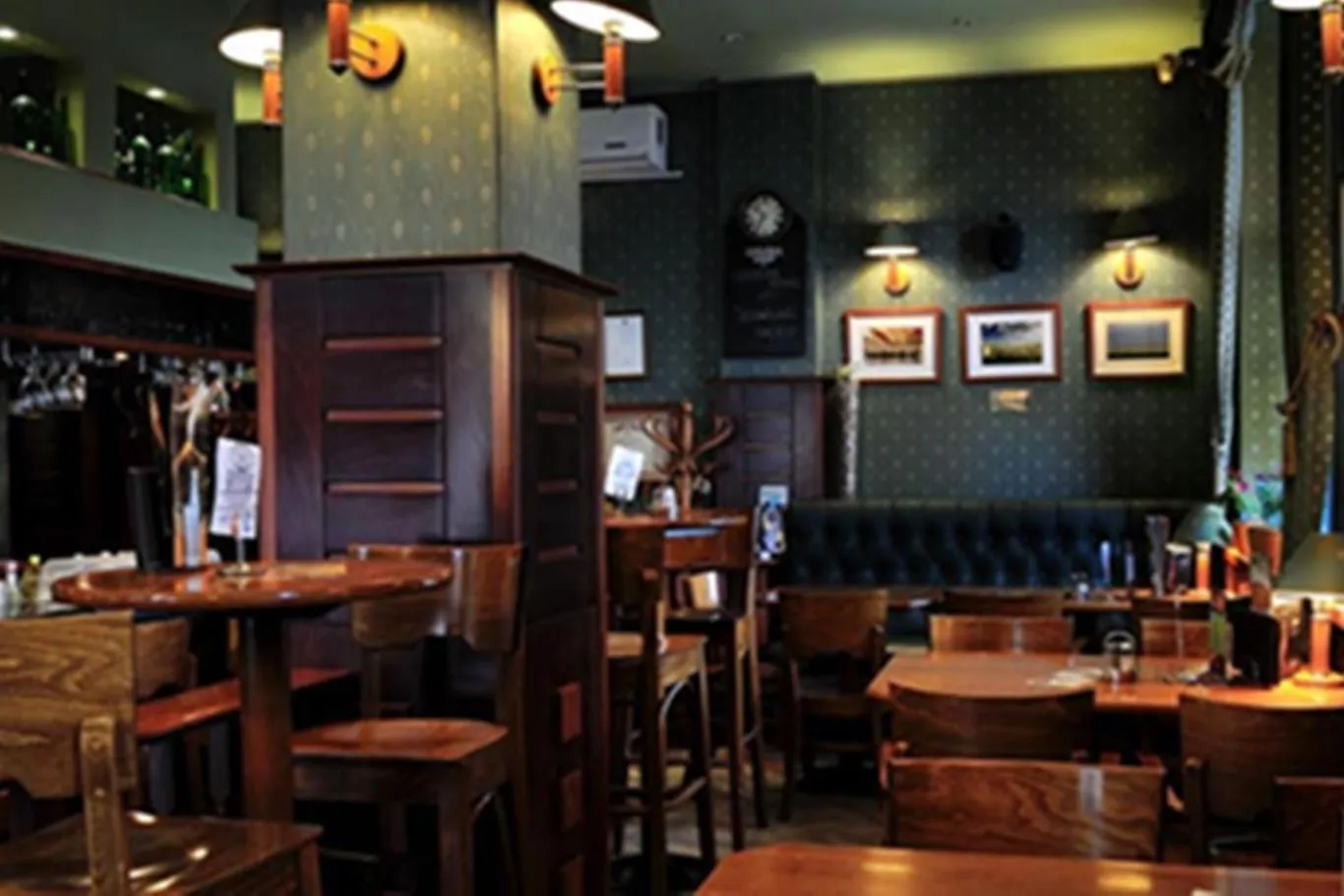 Lounge or bar in Corner Hotel & Kávéház