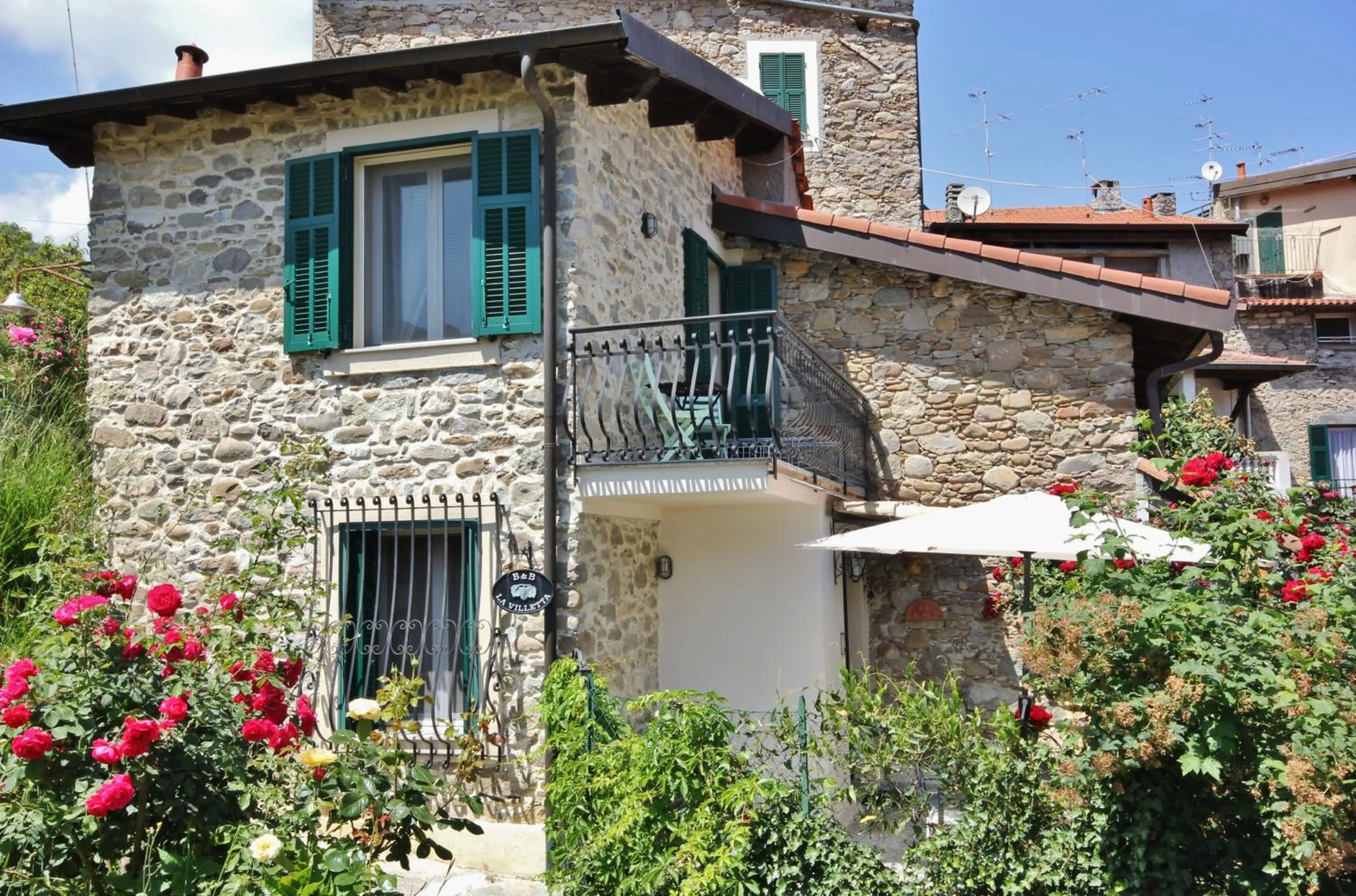 Facade/entrance in B&B La Villetta