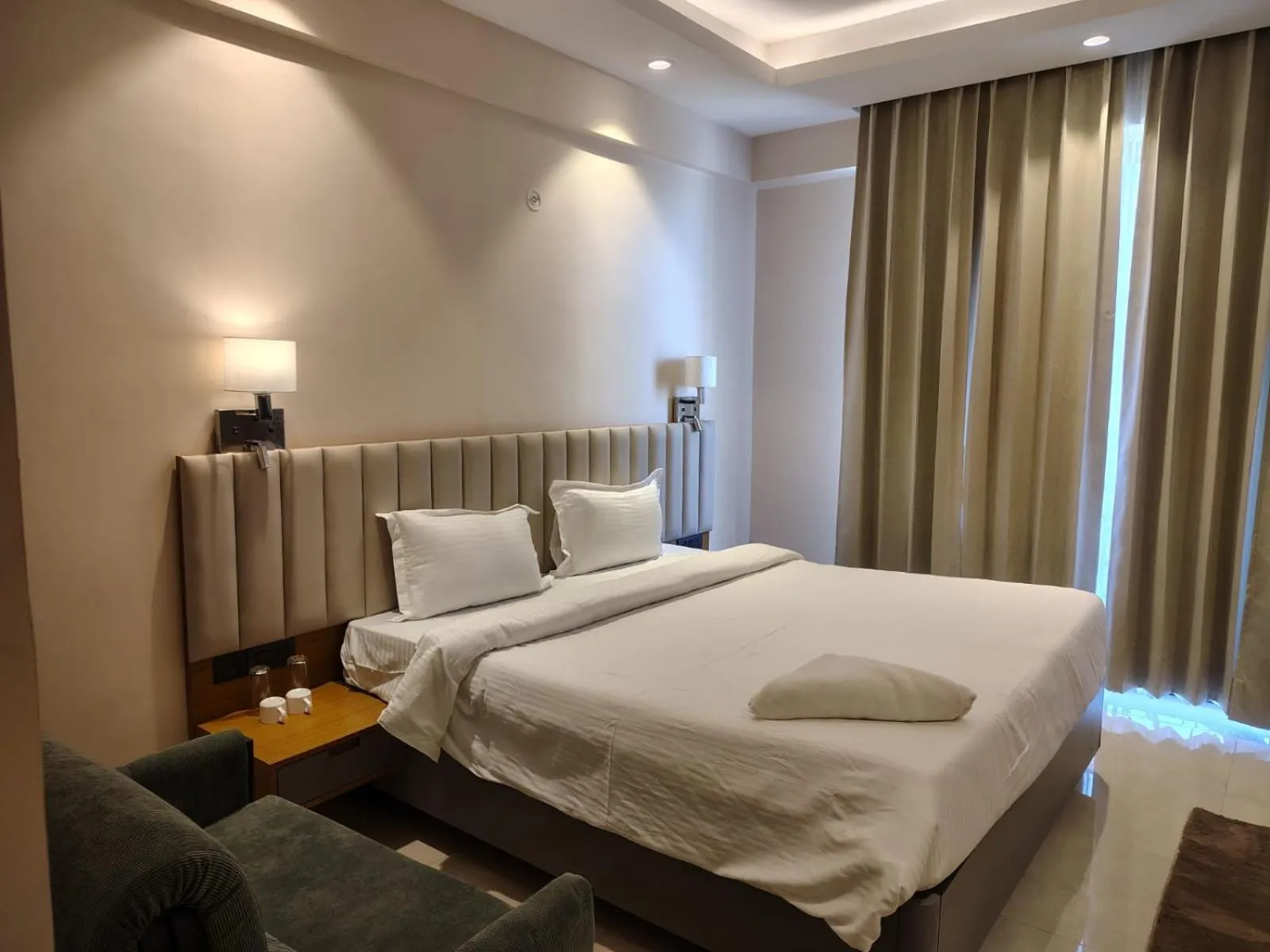 Bedroom, Bed in Celestial Manor