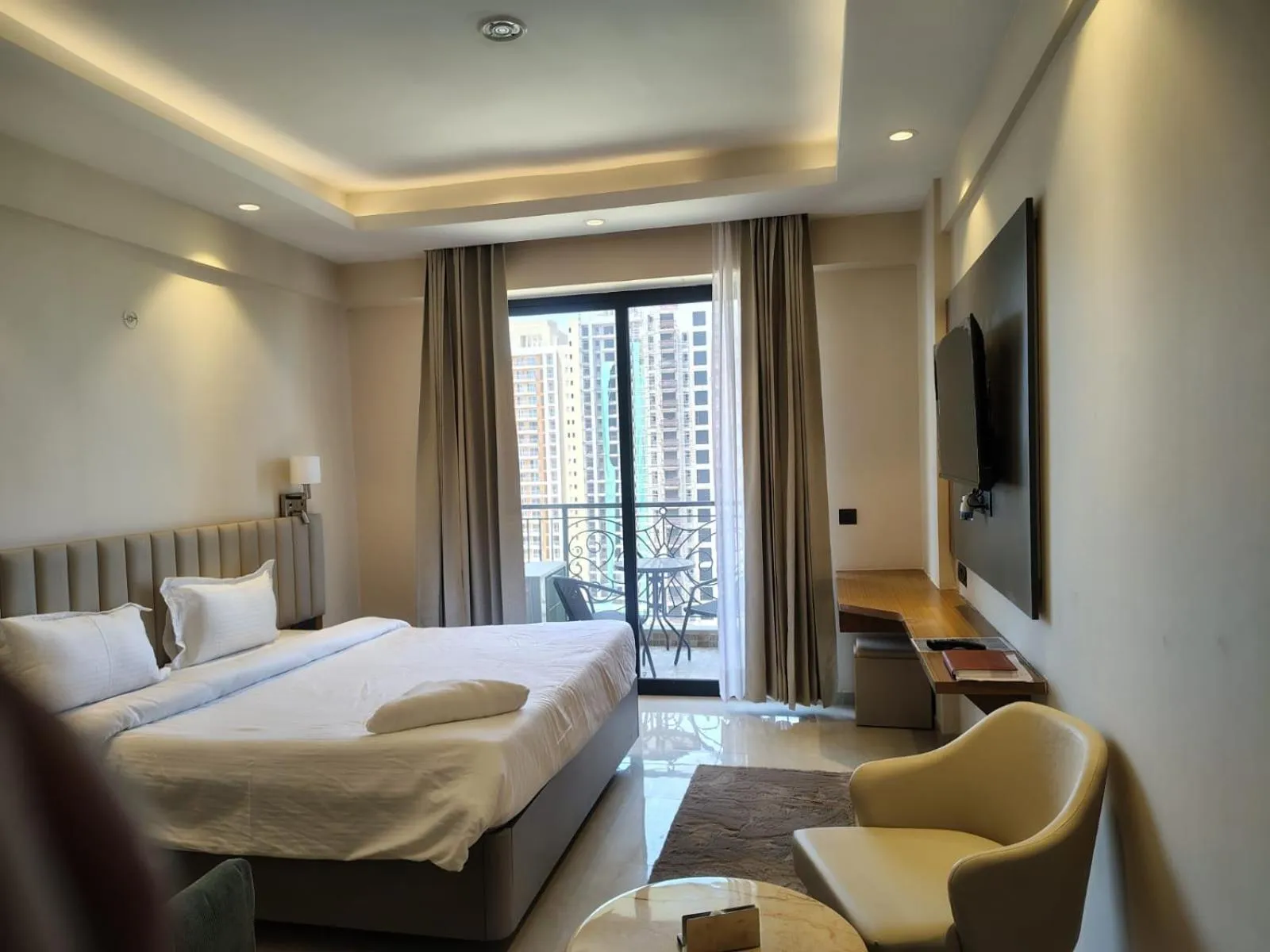 Photo of the whole room, Bed in Celestial Manor