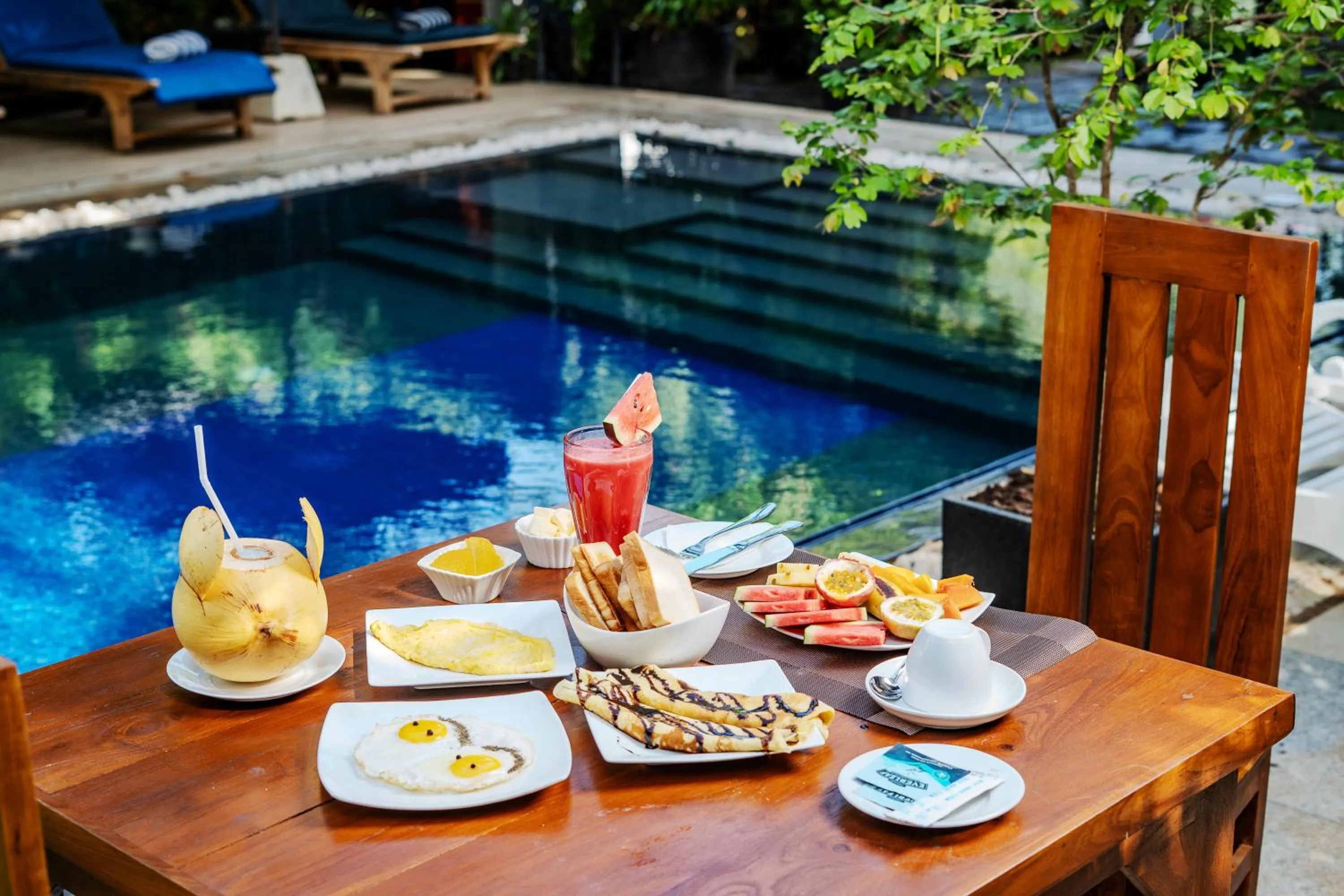 Food and drinks in Villa Red Lobster