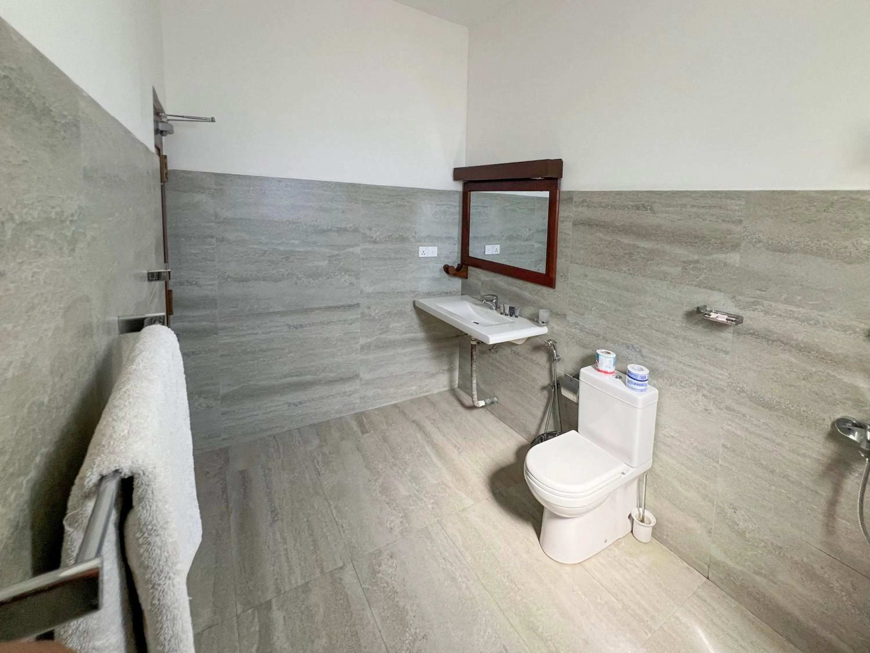 Shower in Villa Red Lobster