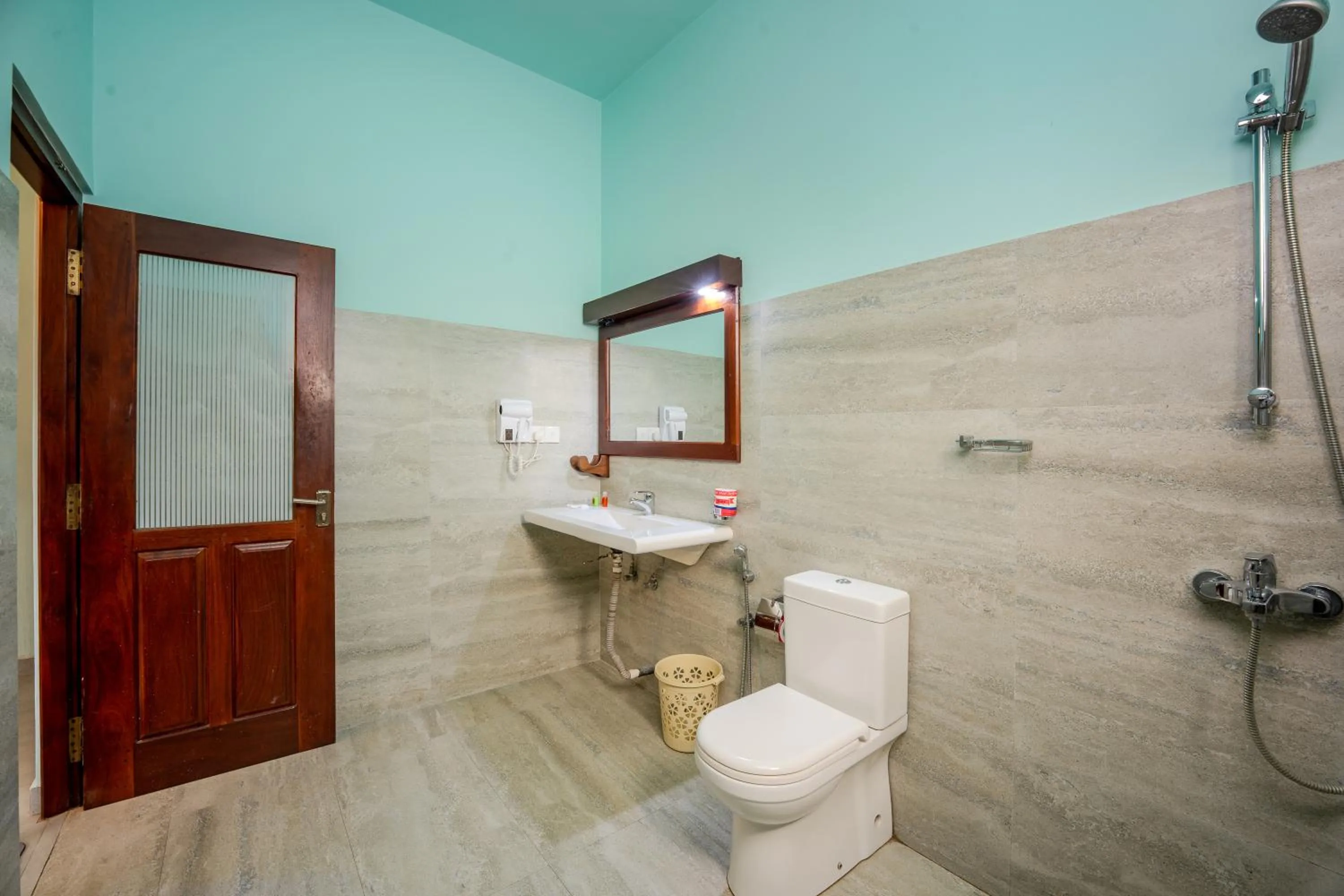 Shower in Villa Red Lobster