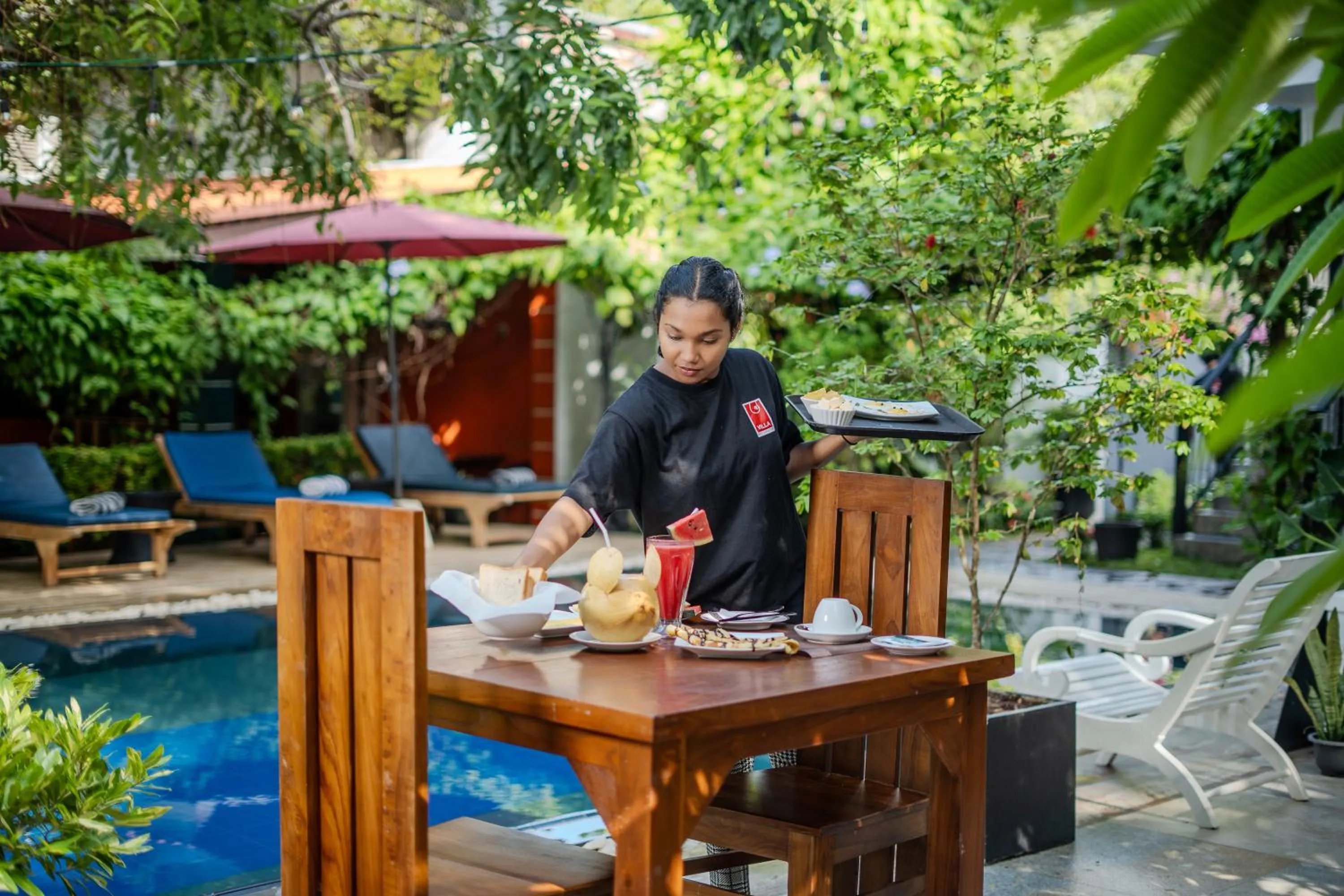 People in Villa Red Lobster