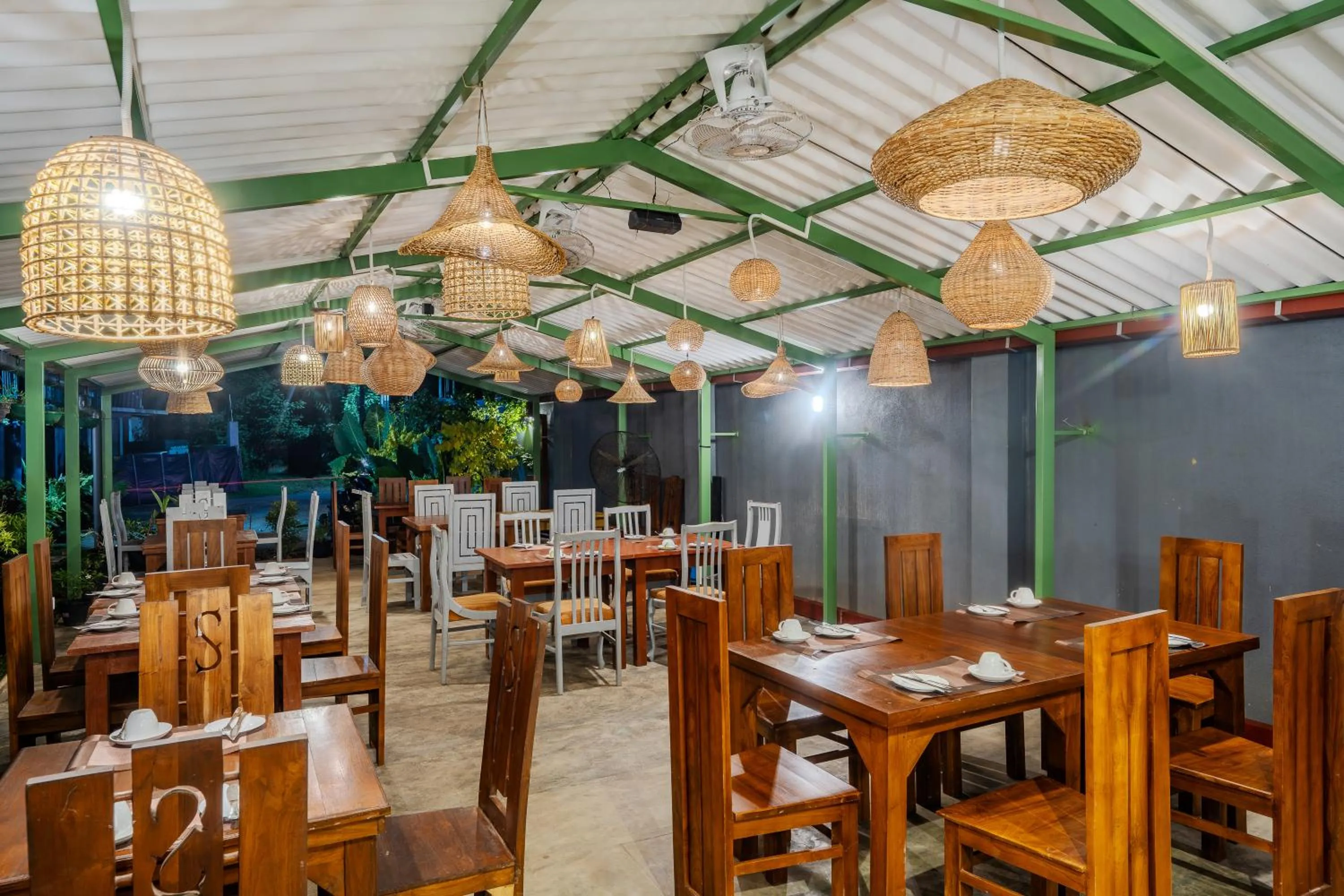 Restaurant/places to eat in Villa Red Lobster