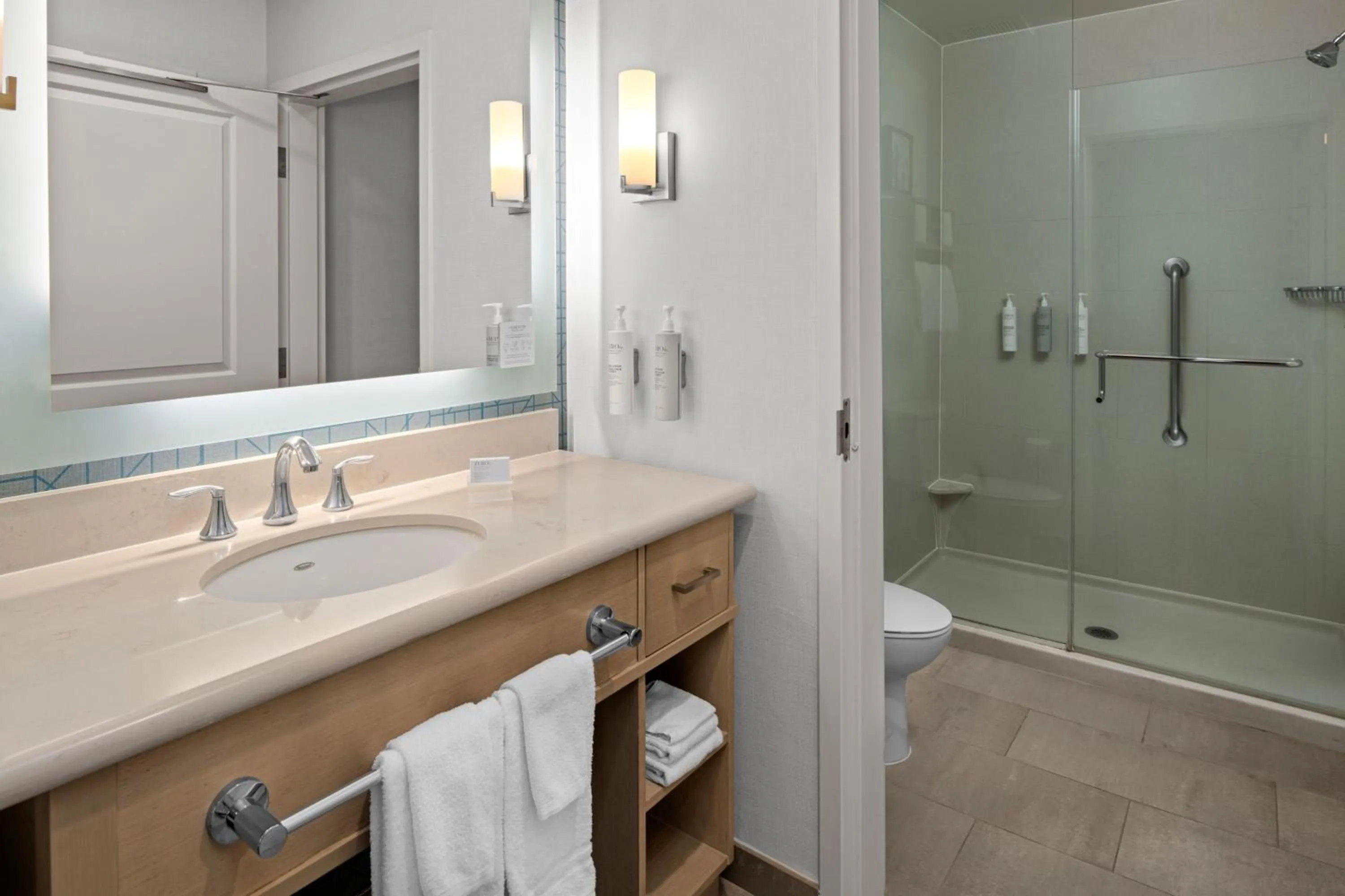 Shower in Homewood Suites by Hilton Anaheim Conv Ctr/Disneyland Main