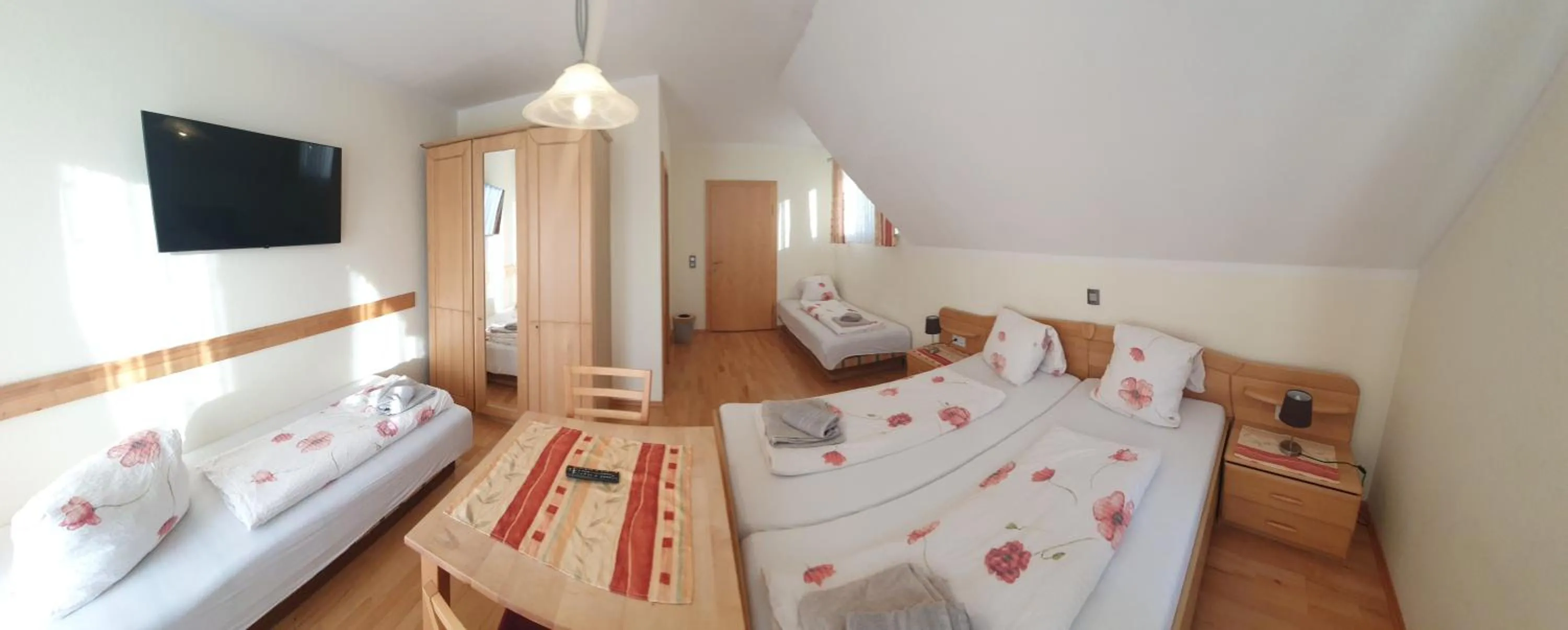 Quadruple Room with Balcony in Gasthof-Pension Ölberger
