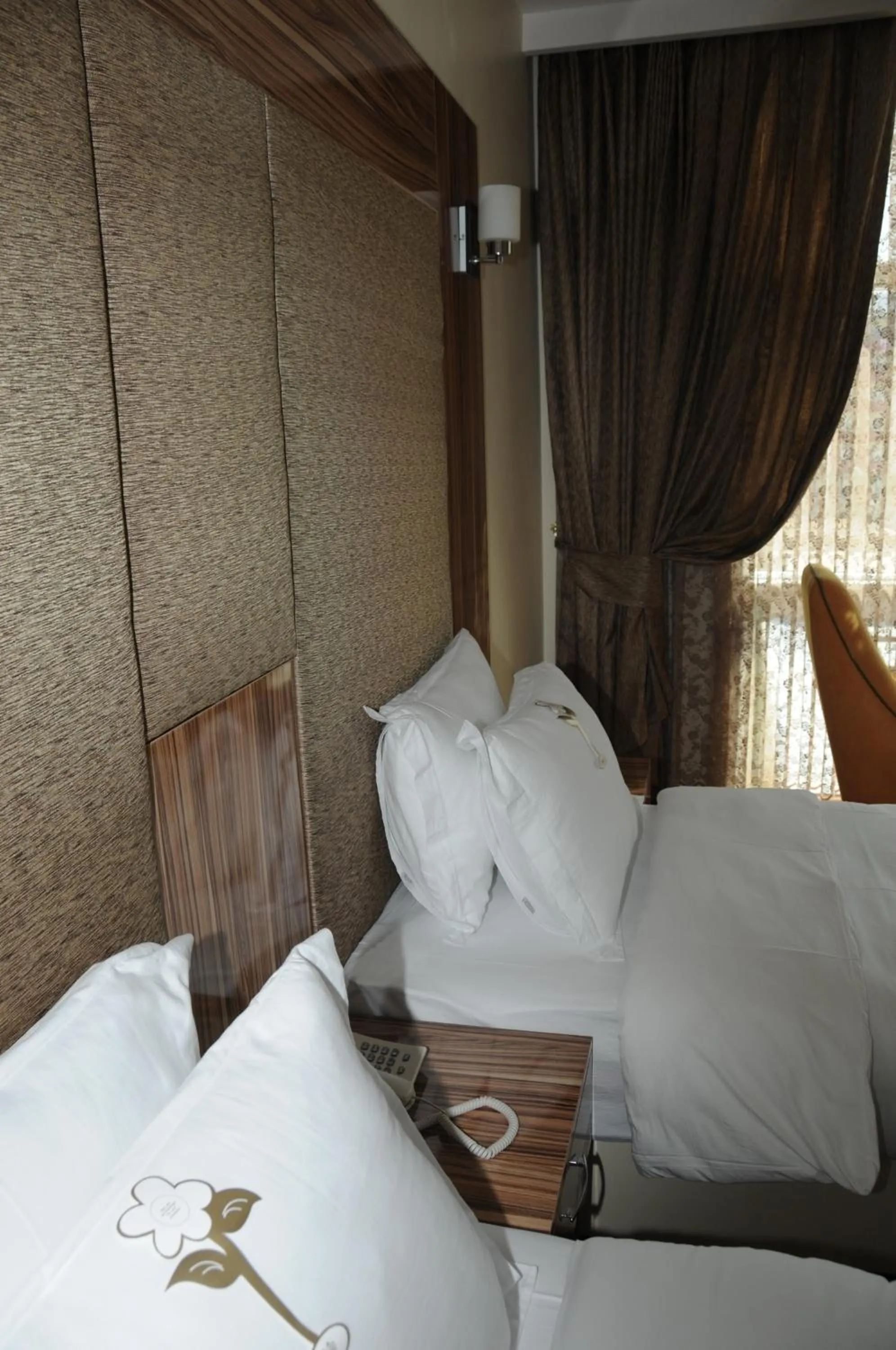 Photo of the whole room, Bed in Tehran Boutique Hotel