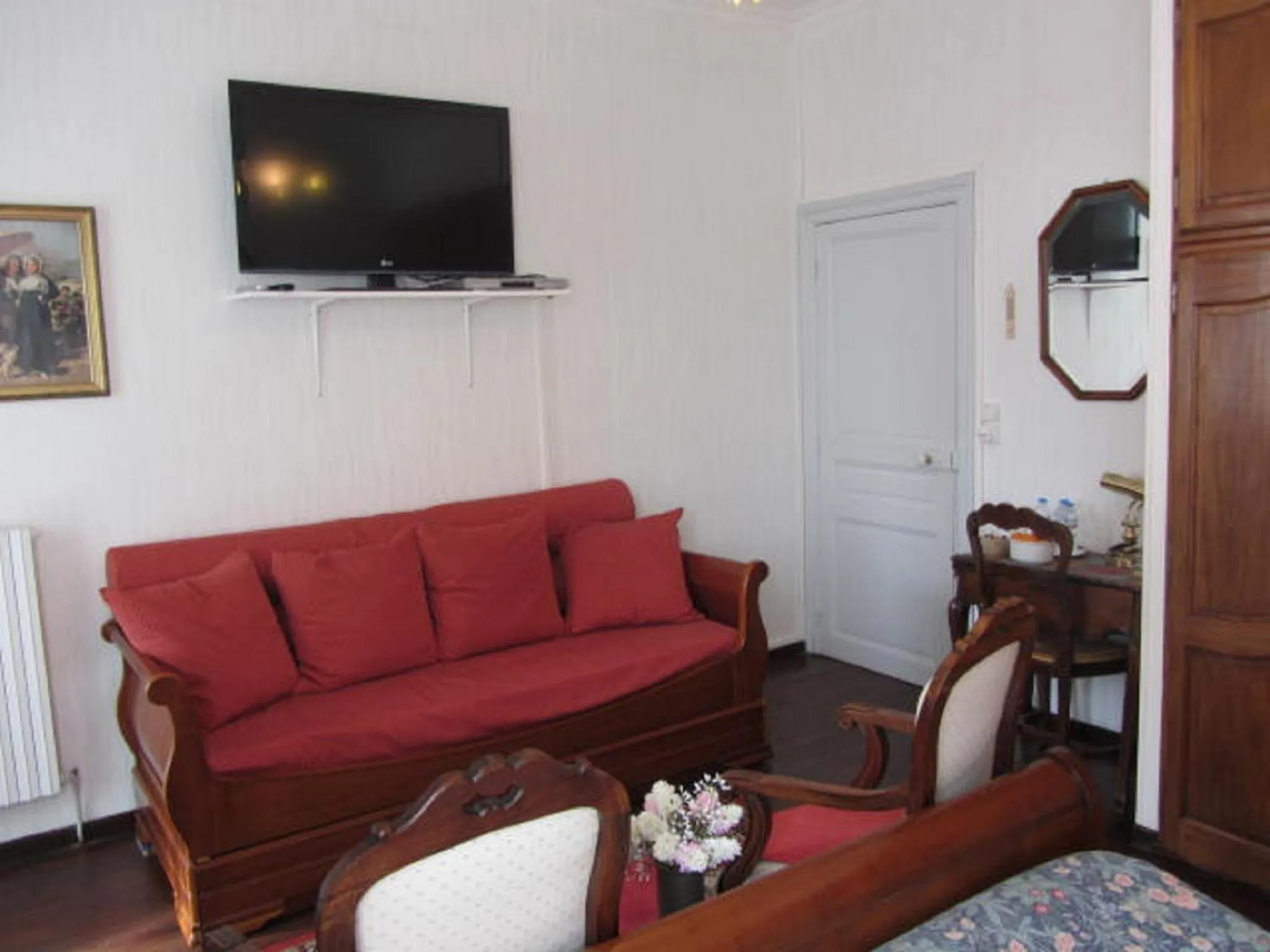 Communal lounge/ TV room in Aude Cité-City
