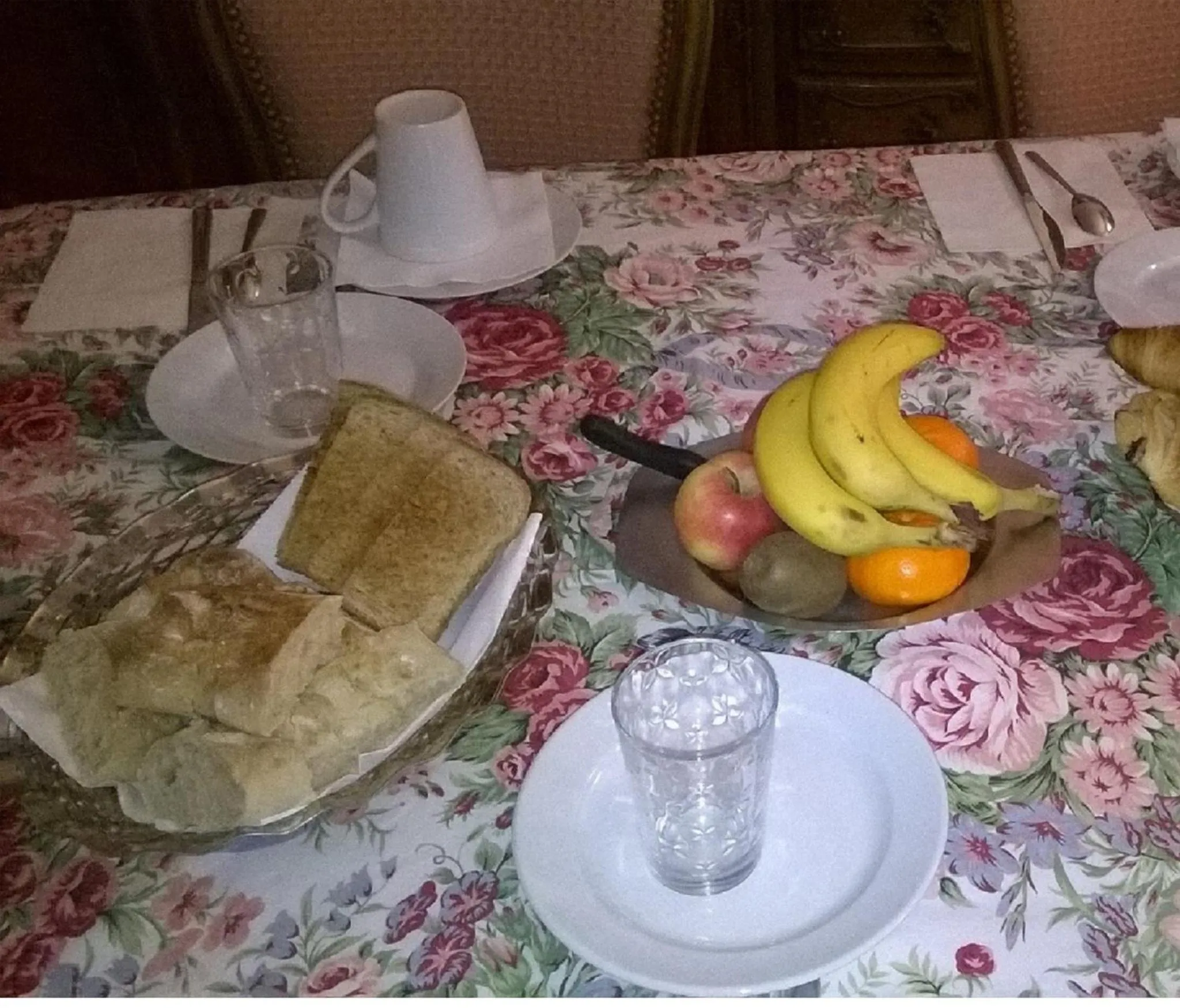 Continental breakfast in Aude Cité-City