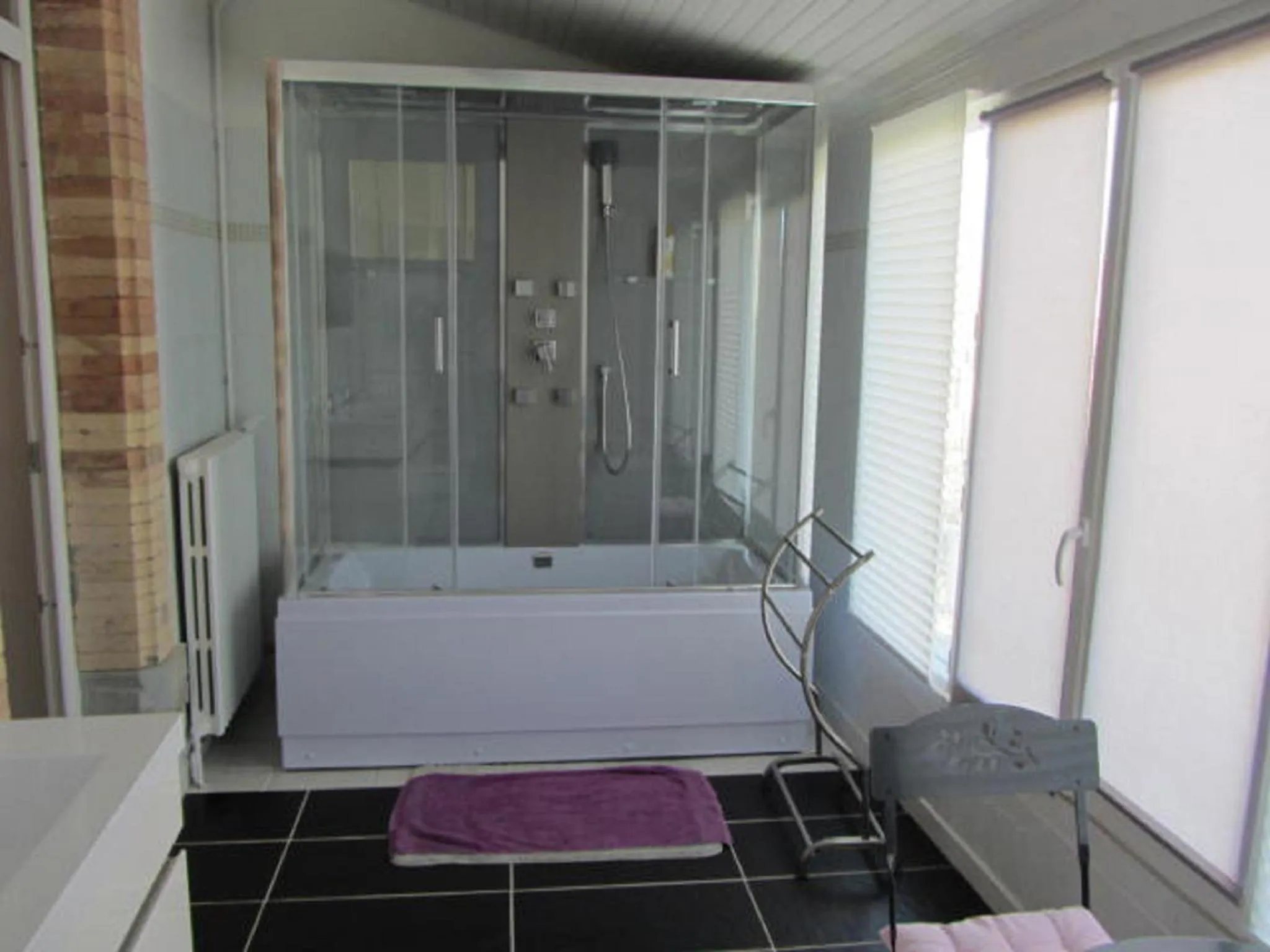 Bathroom in Aude Cité-City