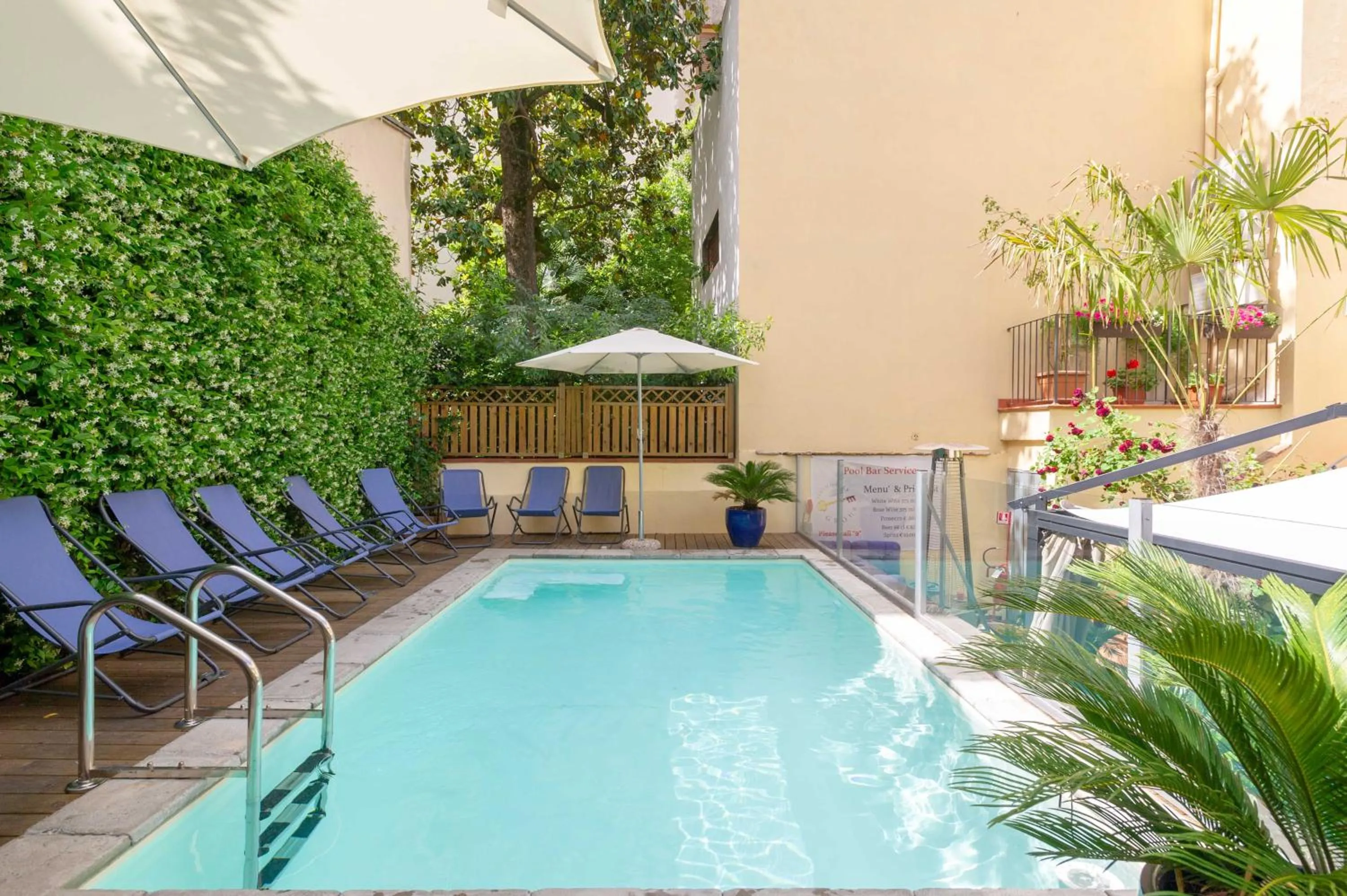 Swimming pool in Hotel Ginori Al Duomo - dBe Hotels