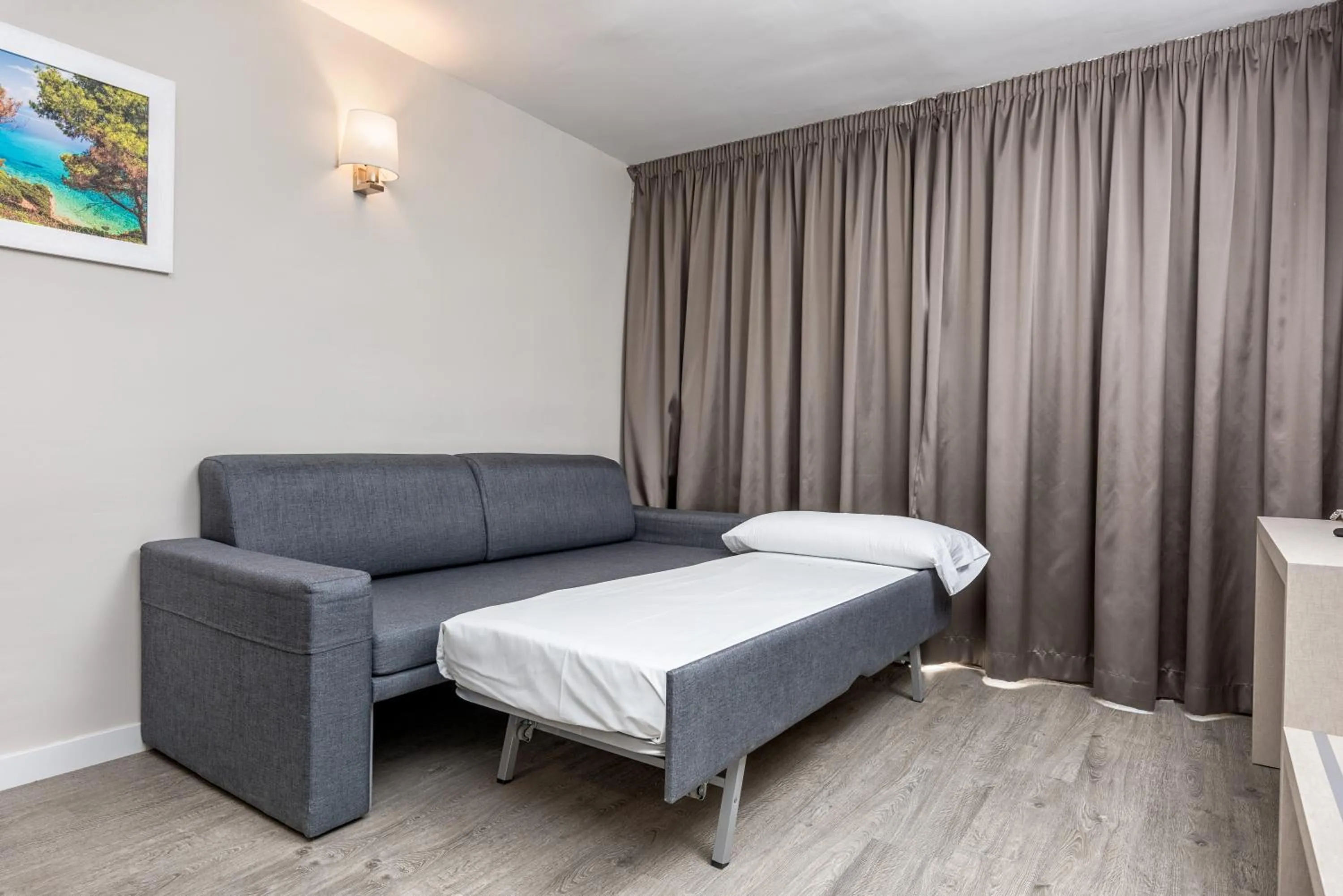 Bed in Veramar Aparthotel