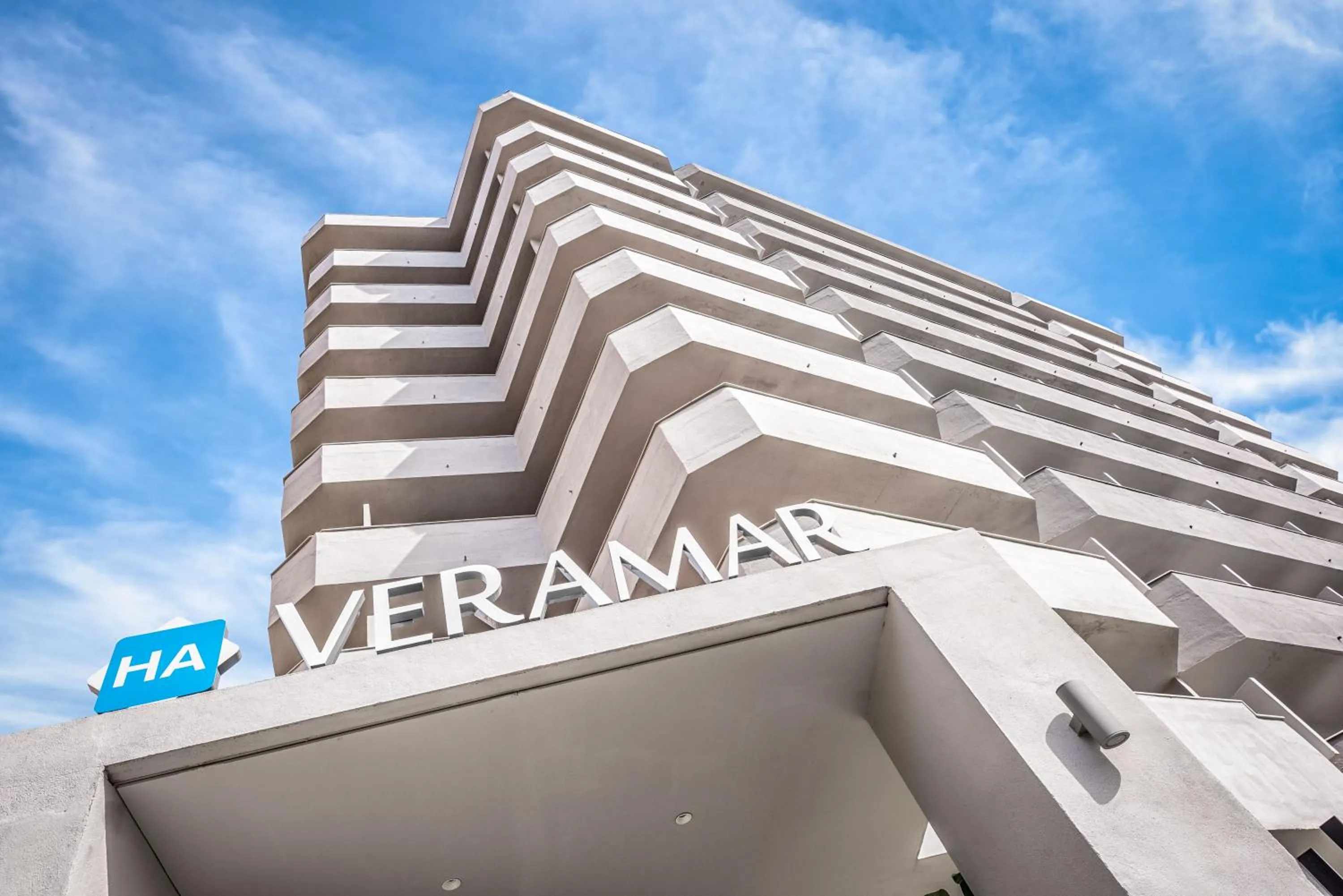 Facade/entrance, Property Building in Veramar Aparthotel