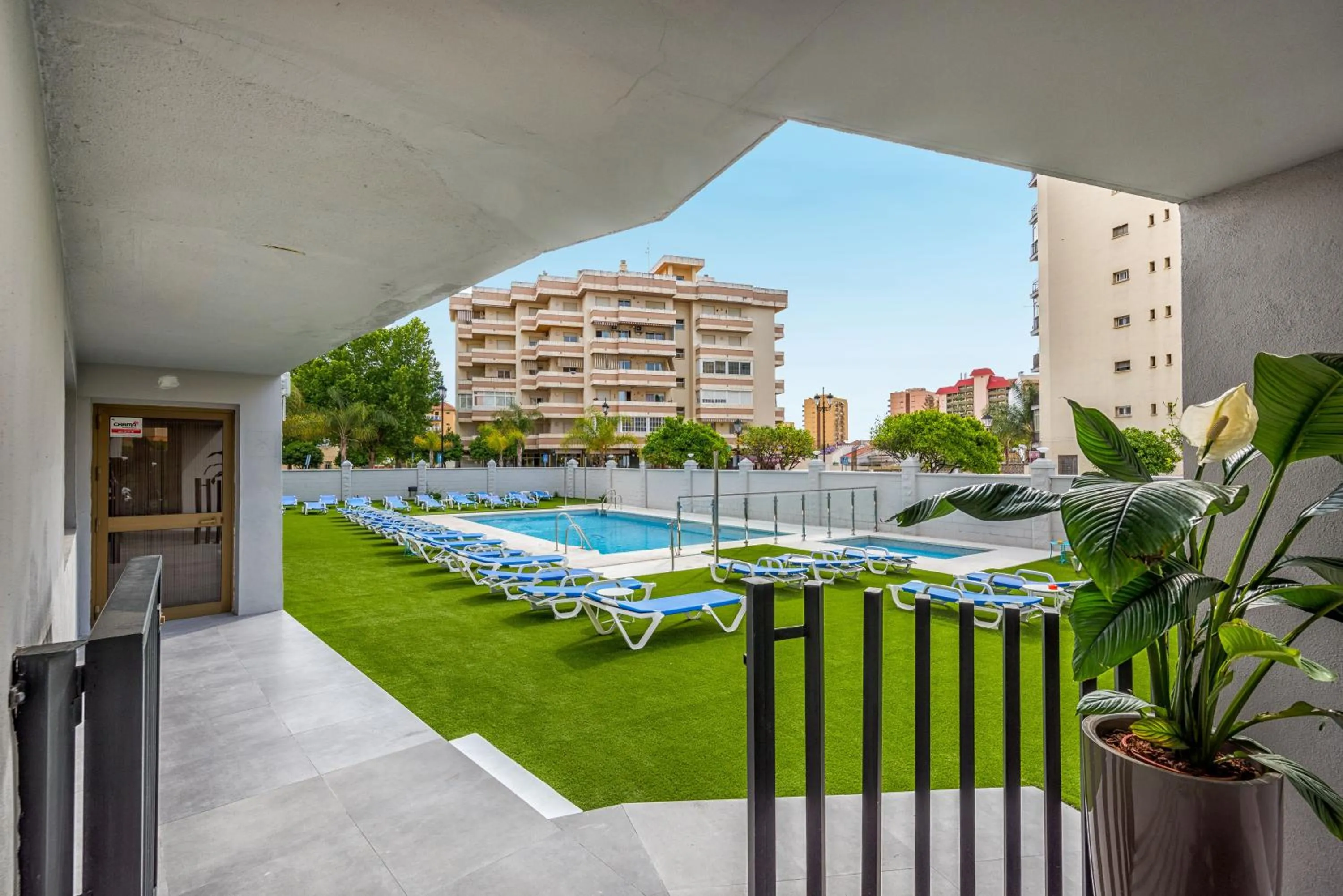 Swimming pool in Veramar Aparthotel