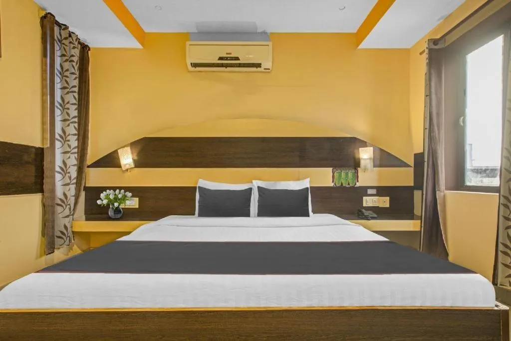 Bed in MGR Residency