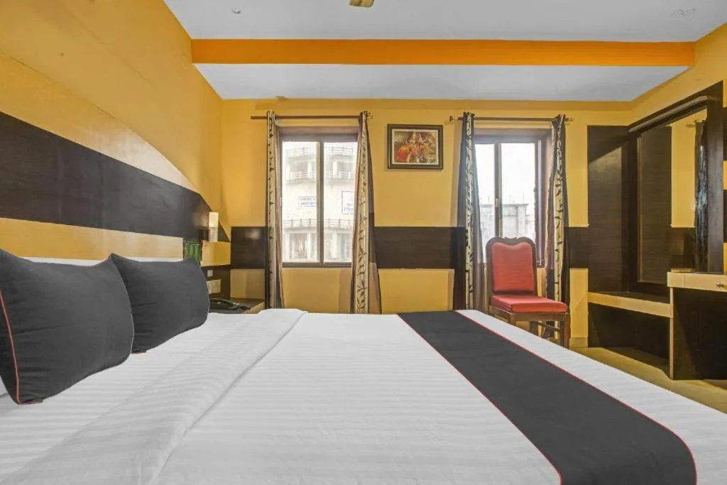 Bed in MGR Residency