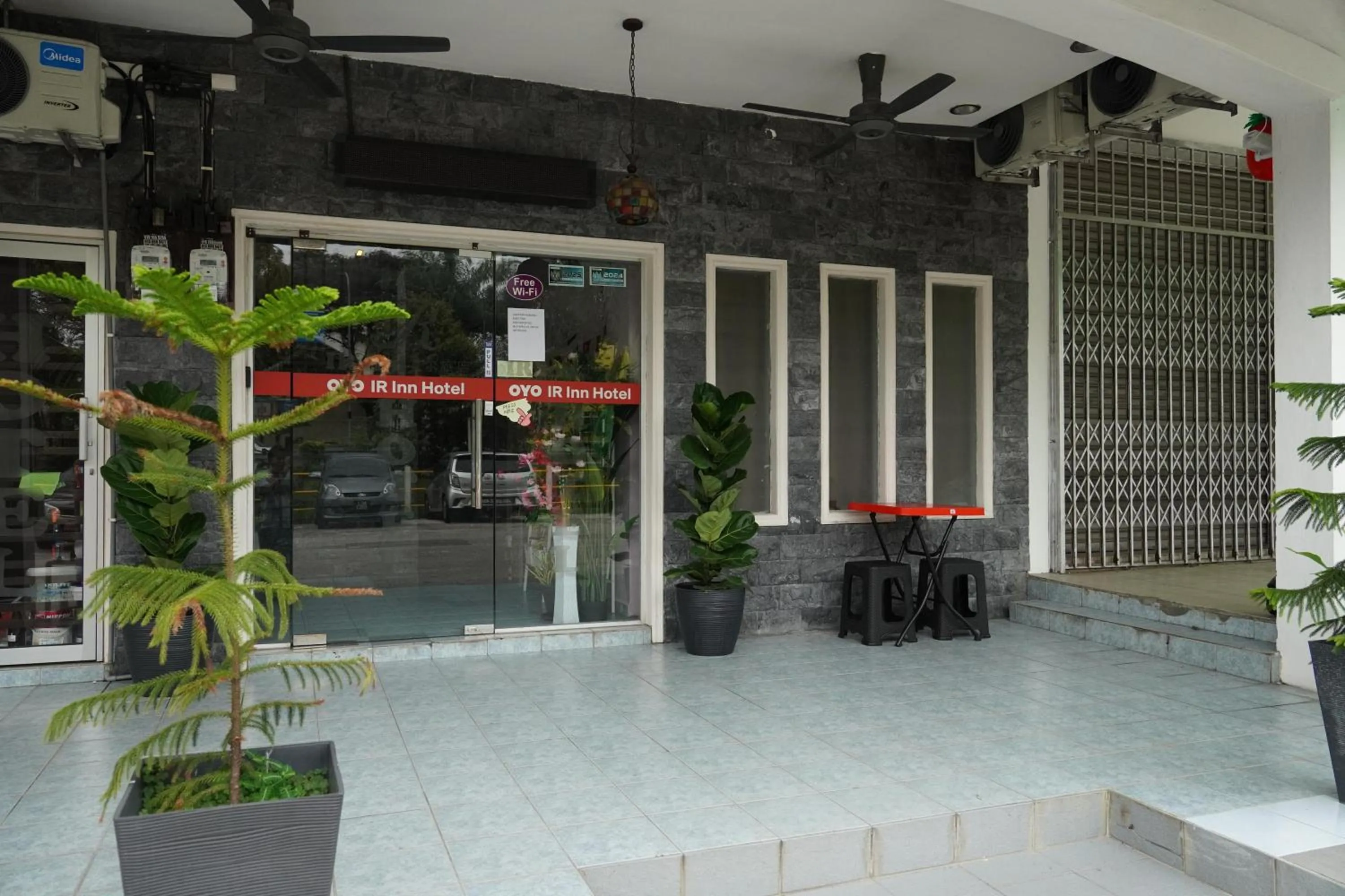 Property building in Ir Inn Hotel