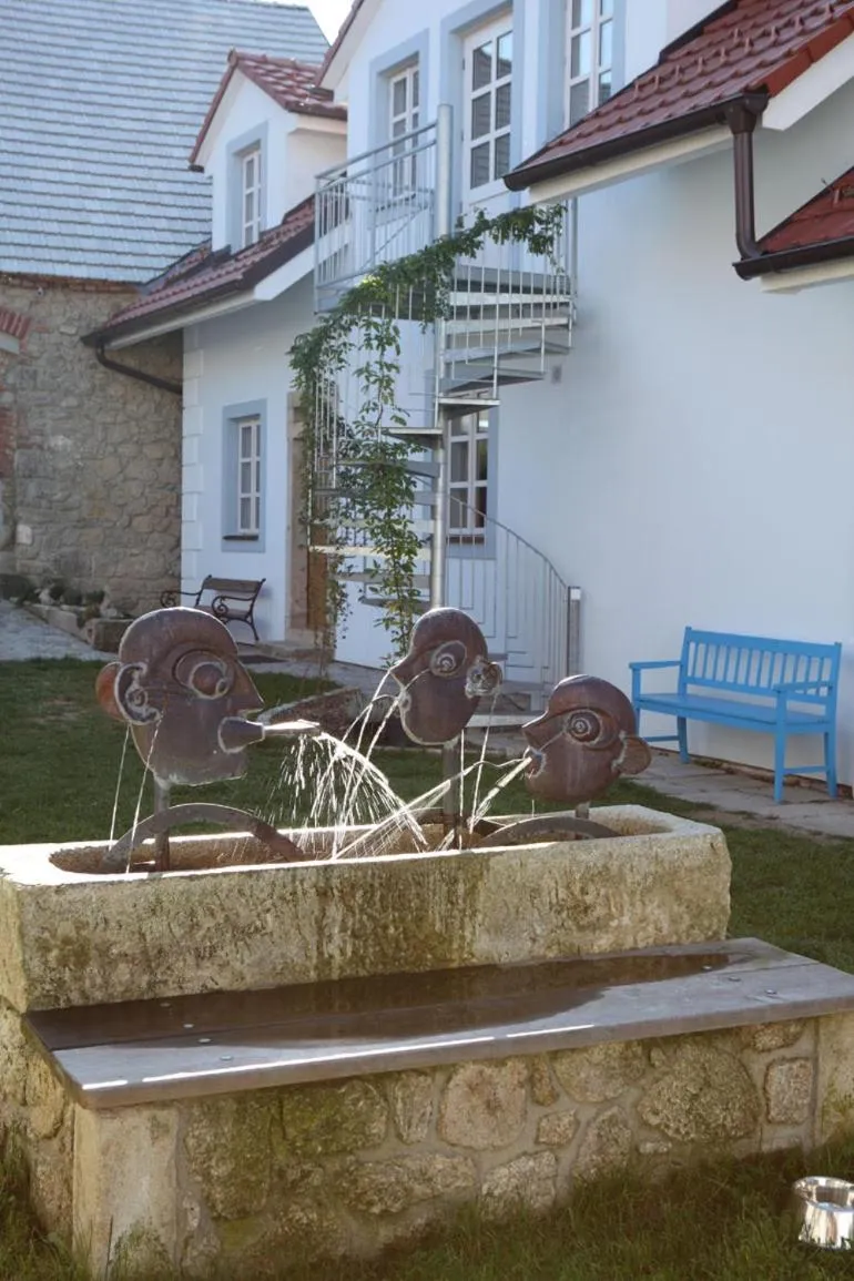 Inner courtyard view in Matějovec38