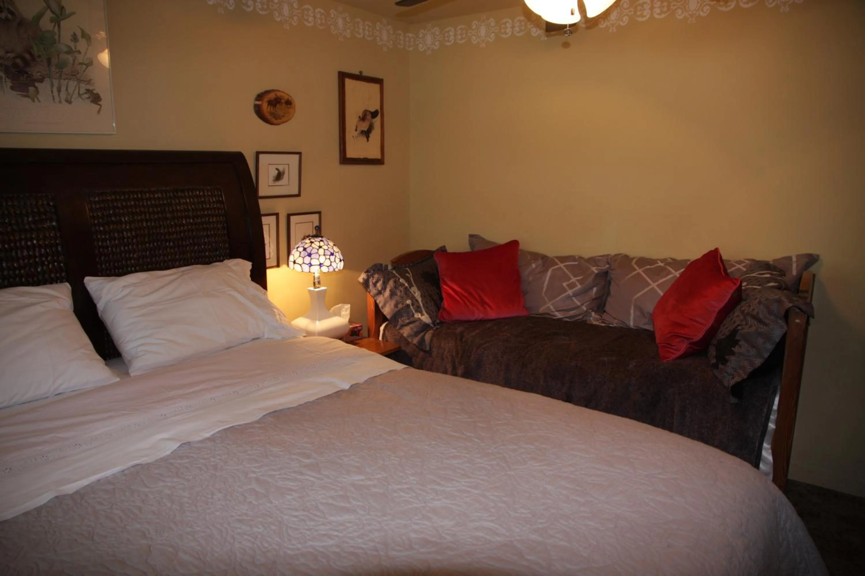 cot, Bed in O'Brien House