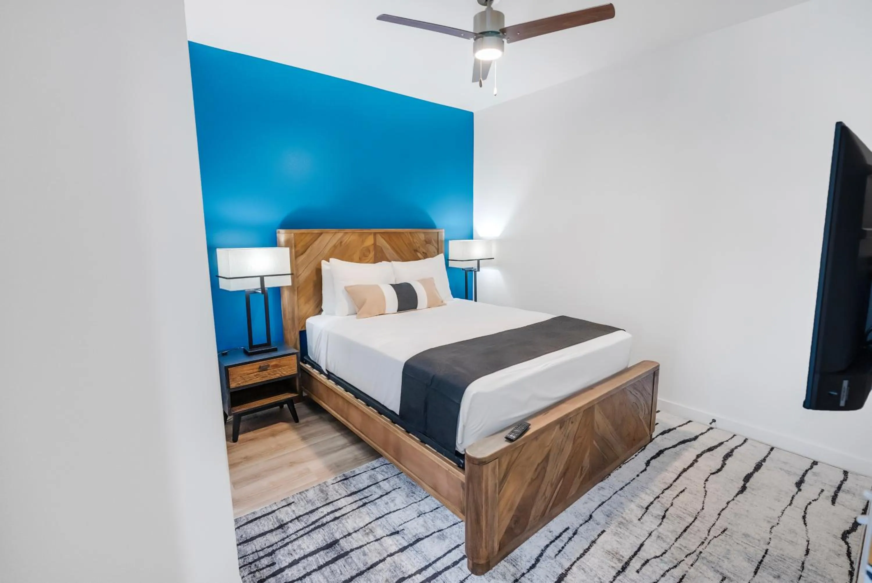Deluxe Queen Room in The Rambler Inn