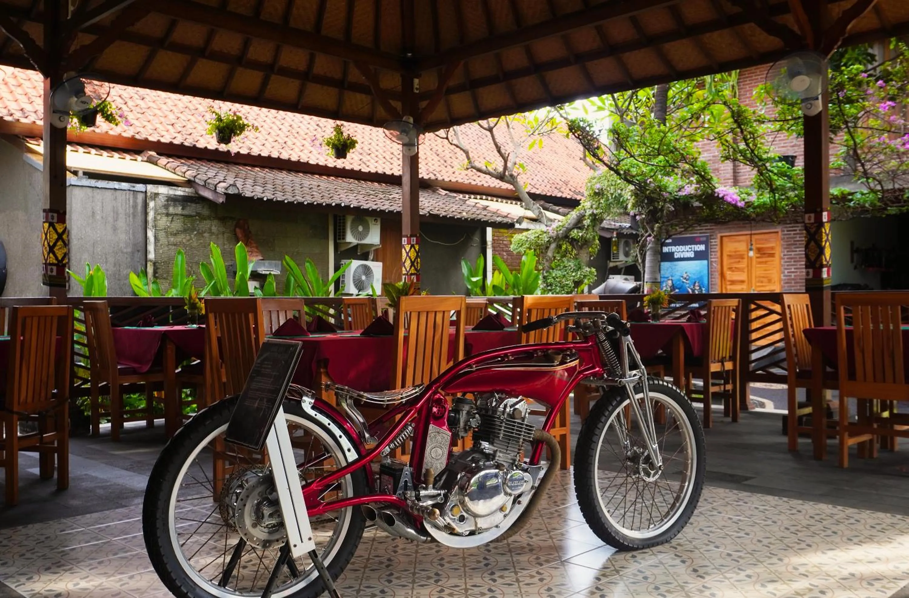 Restaurant/places to eat in Rumah Gajah by Kubukubali