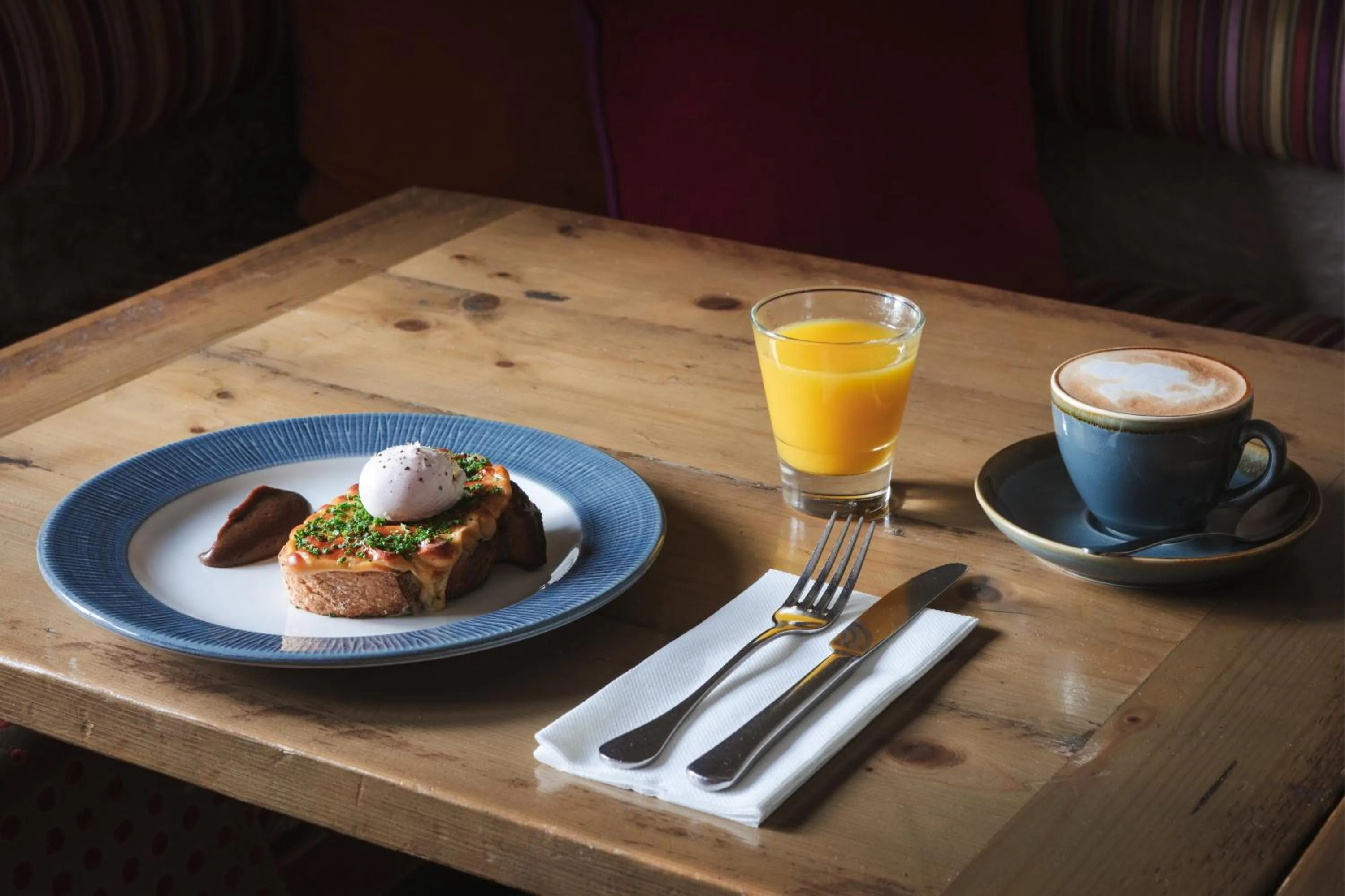 Breakfast in Devonshire Arms at Beeley - Chatsworth