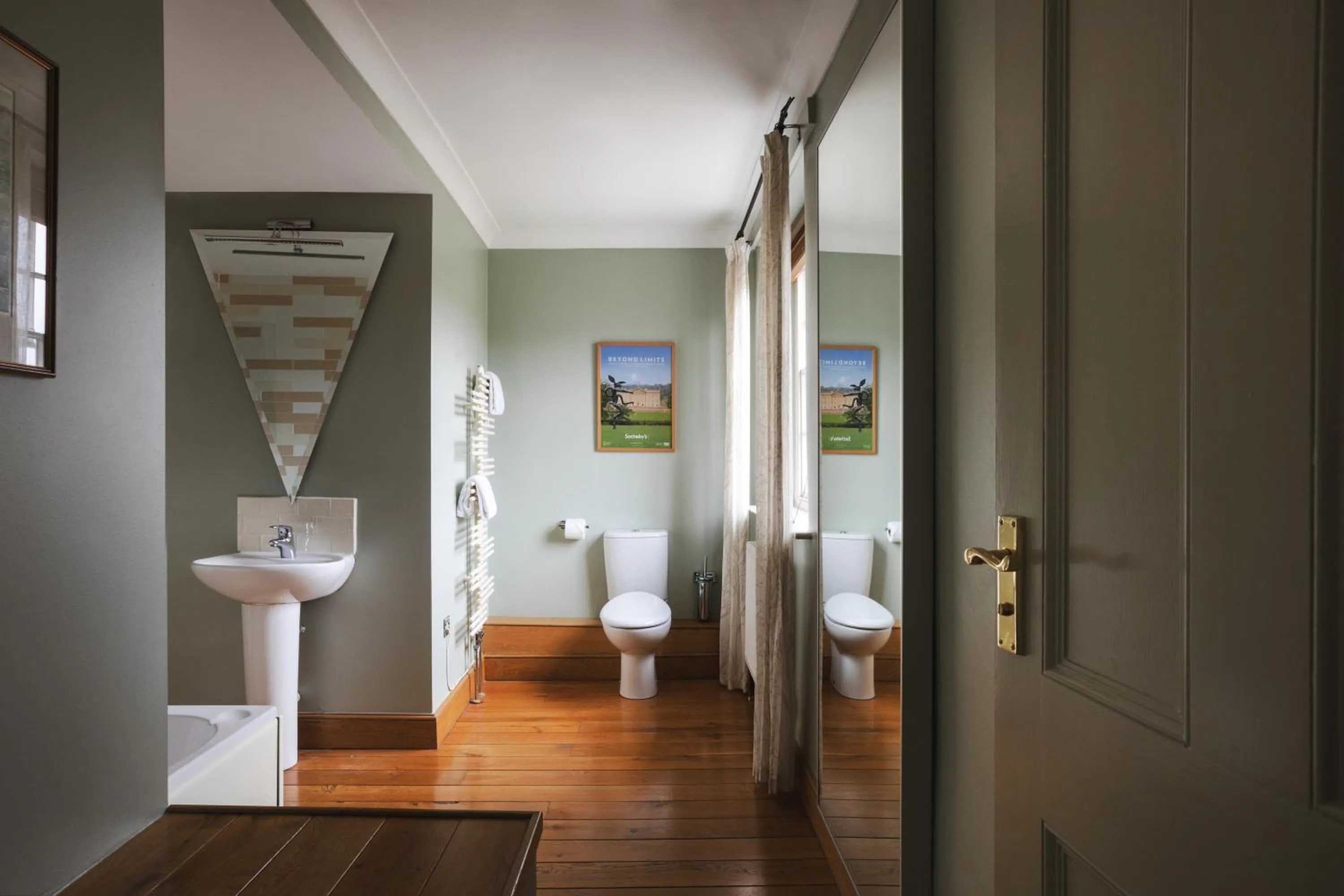 Bathroom in Devonshire Arms at Beeley - Chatsworth