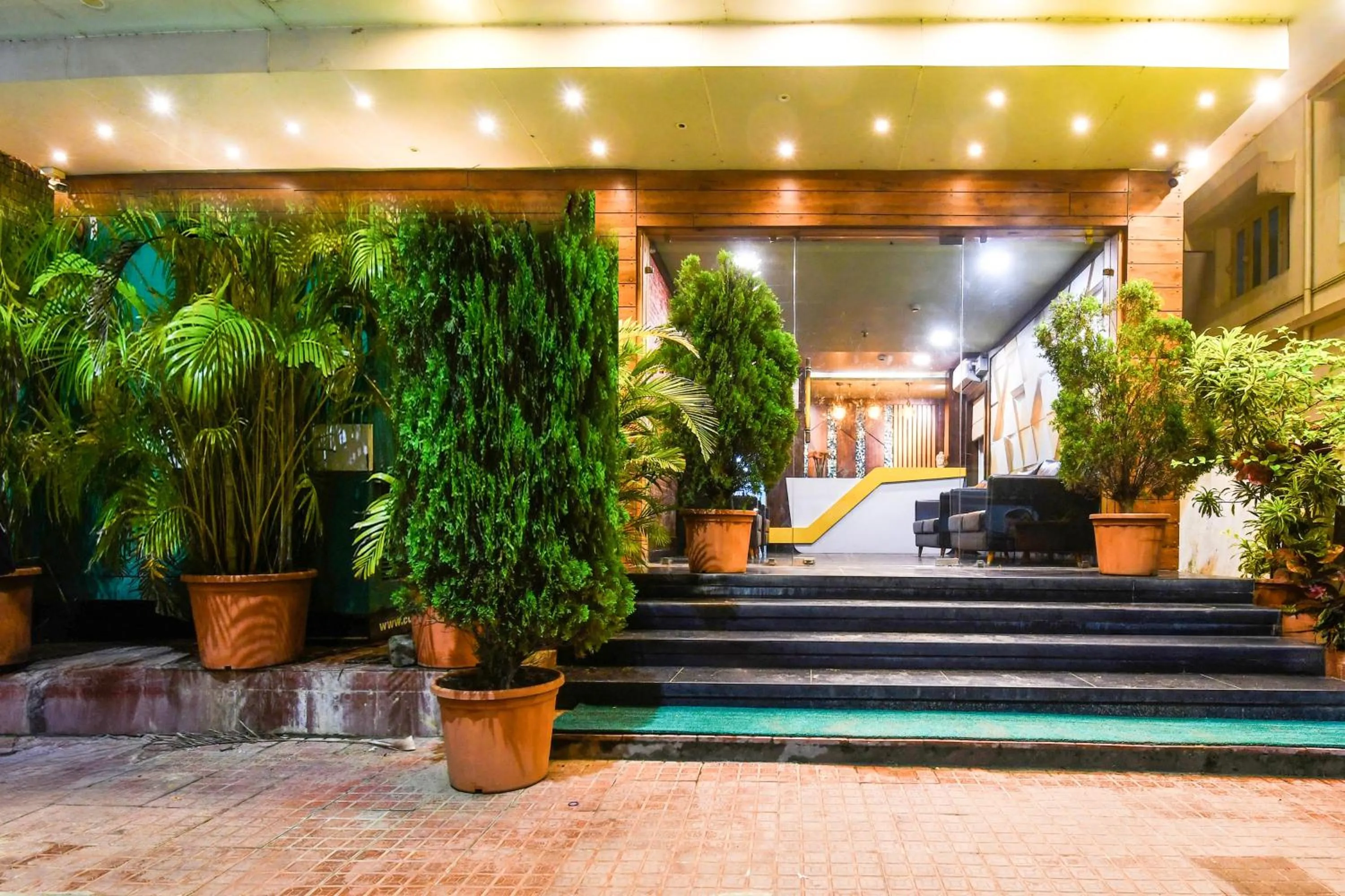 Facade/entrance in Super Townhouse Near Marine Drive