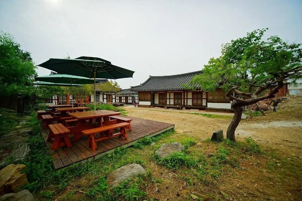 Jeonju Hanok Maeul Dongrakwon Hanok Hotel