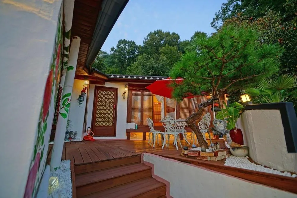 Jeonjuhanogmaeul Geha GongganyiMei mi