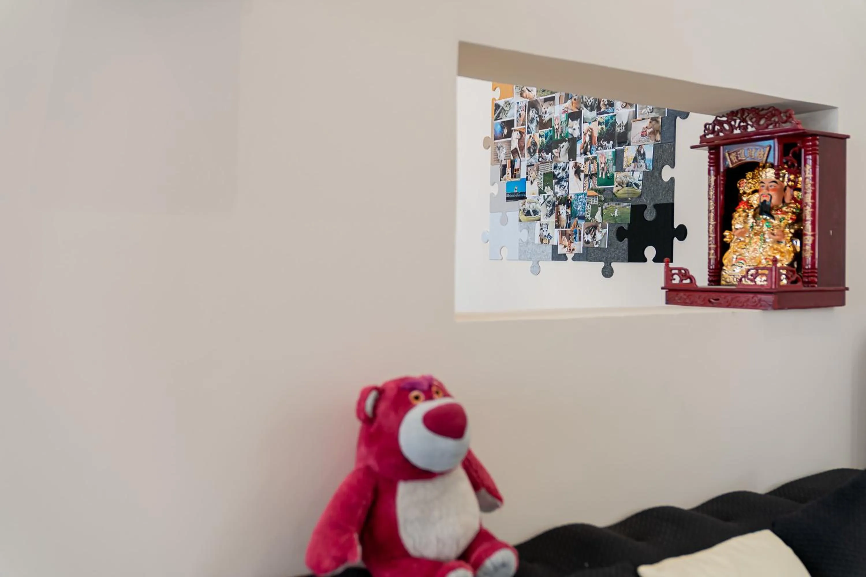 Decorative detail in Wuyi Whispering Maple