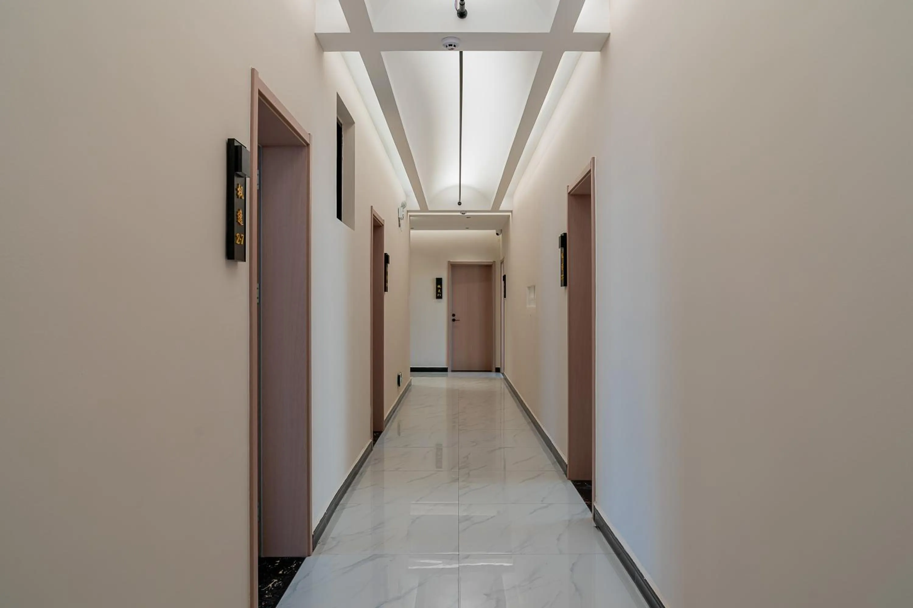 Decorative detail in Wuyi Whispering Maple