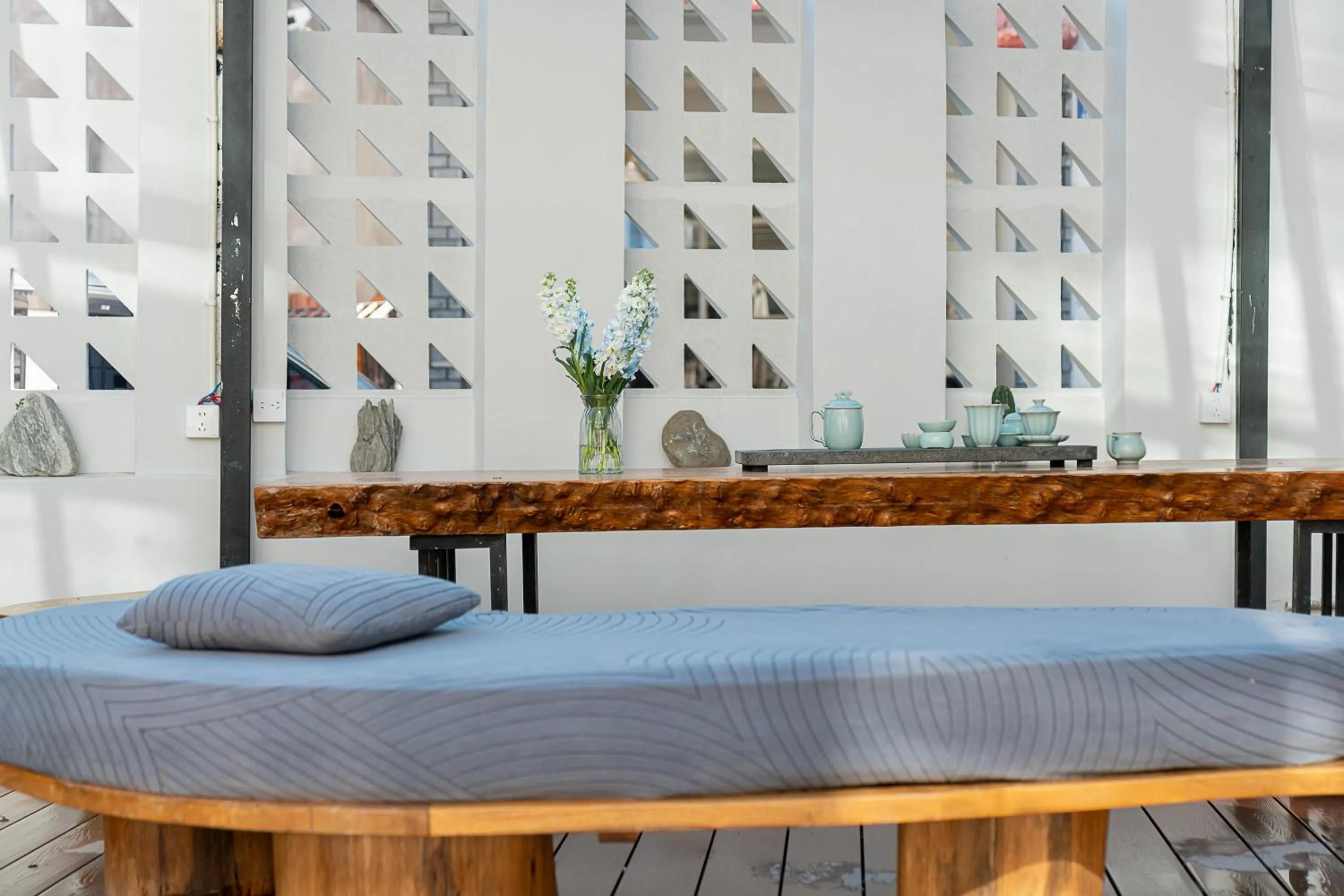 Seating area in Wuyi Whispering Maple