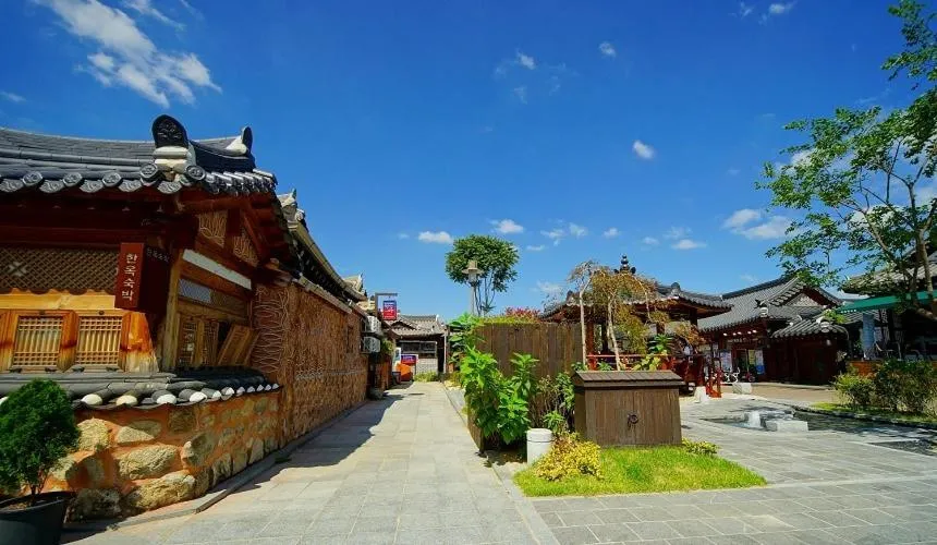 Jeonju Cheongsachorong Taejoro Pension