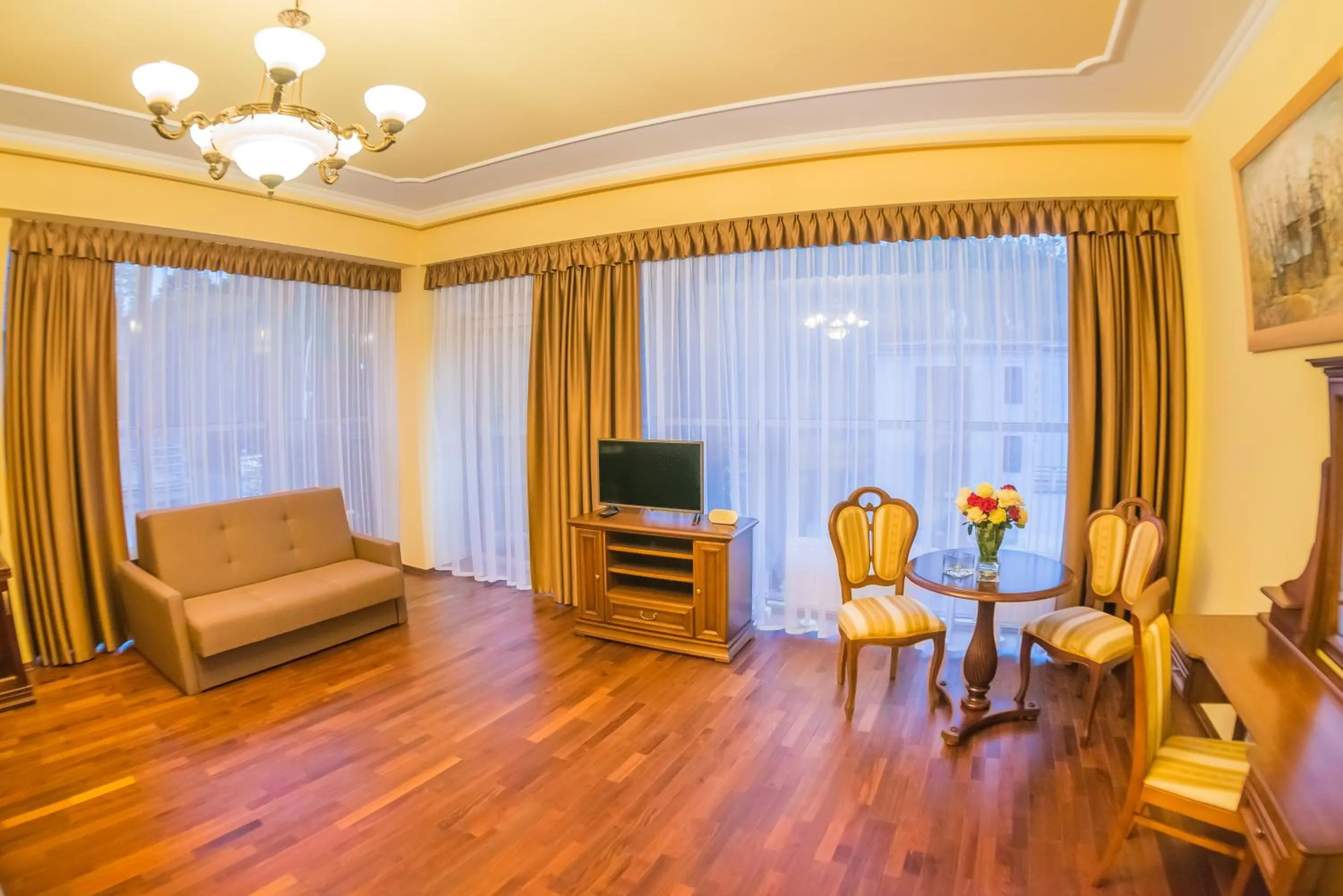 Decorative detail in Victoria Cecchini