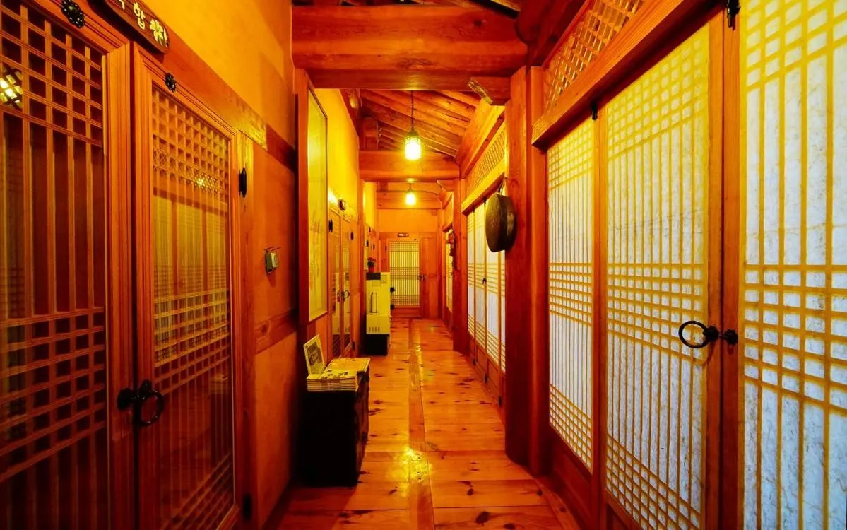 Jeonju Hanok Maeul Sukbak Sarang Gadeuk