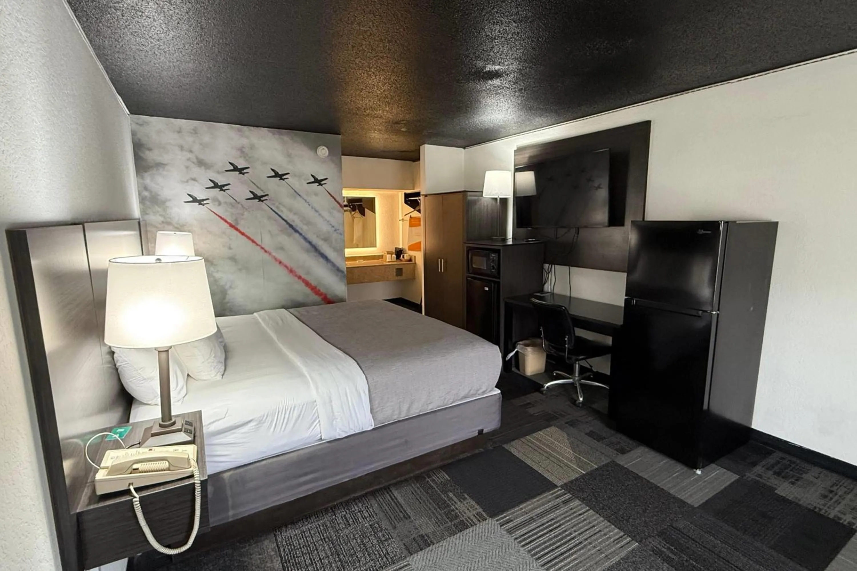 Photo of the whole room, Bed in Eglin Extended Stay Hotel, a Howard Johnson by Wyndham