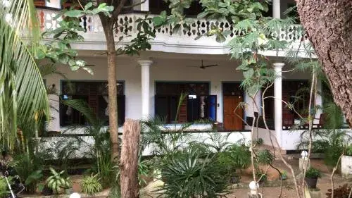 Triple Room - single occupancy in Hangloose - Rooms & Restaurant Triple Room - single occupancy in Hangloose - Rooms & Restaurant