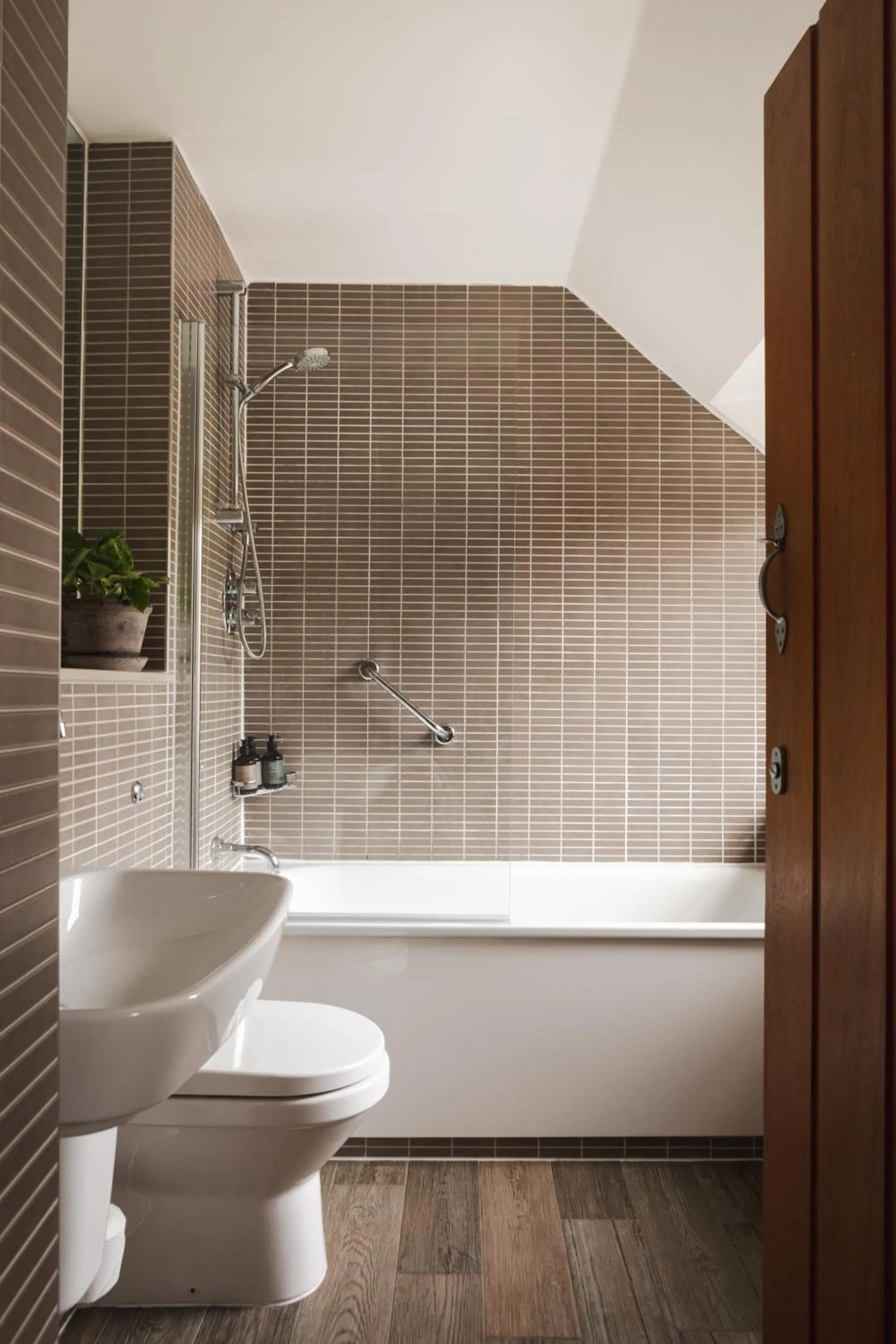 Bathroom in The Pilsley Inn - Chatsworth